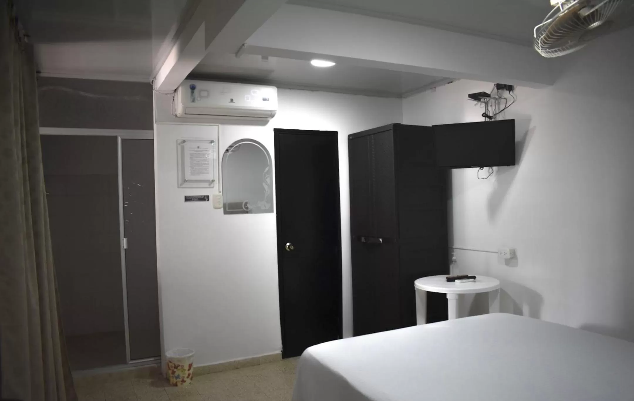 Guests, Bathroom in Hotel Balop