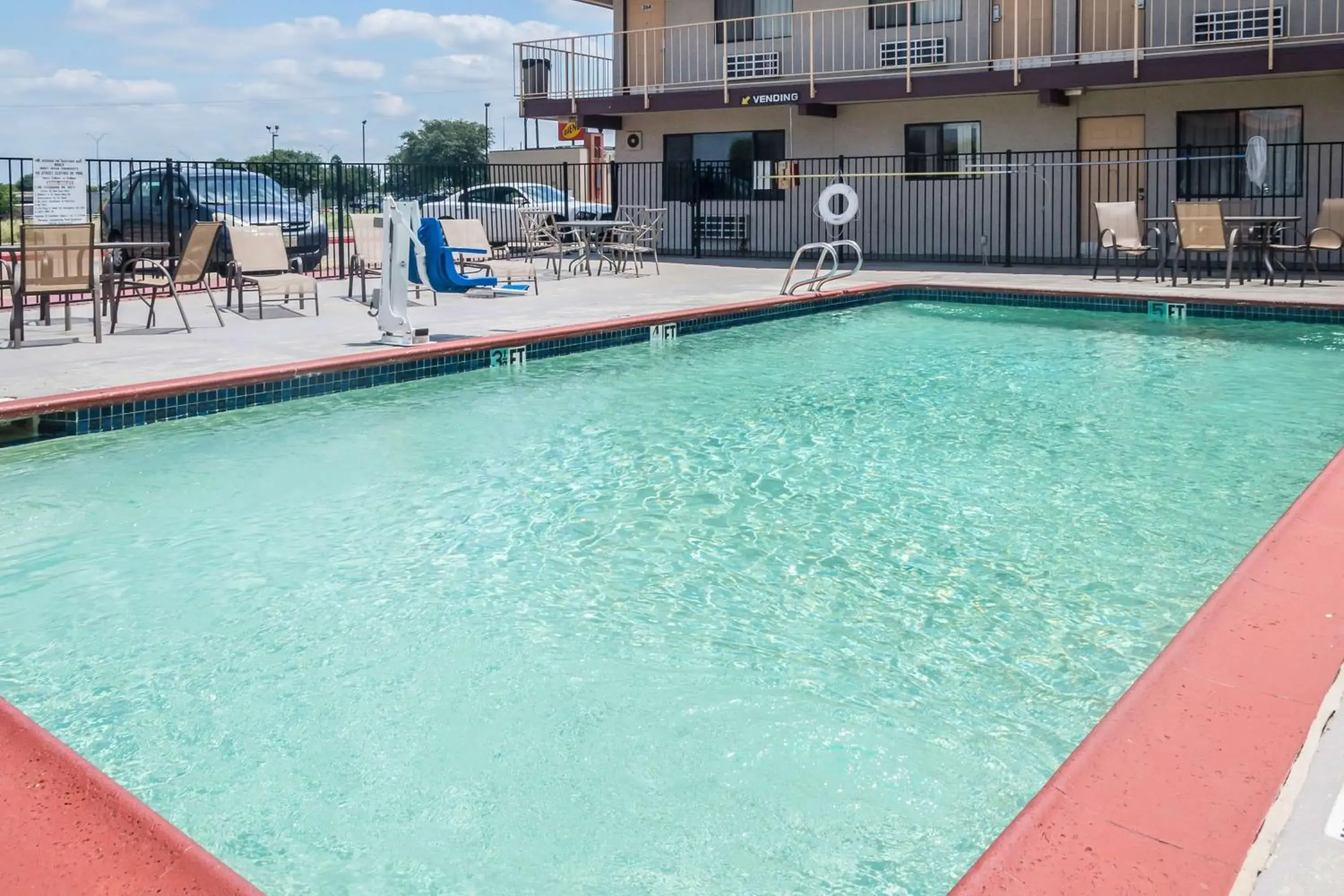 Day, Swimming Pool in Motel 6-Mesquite, TX - Rodeo - Convention Ctr