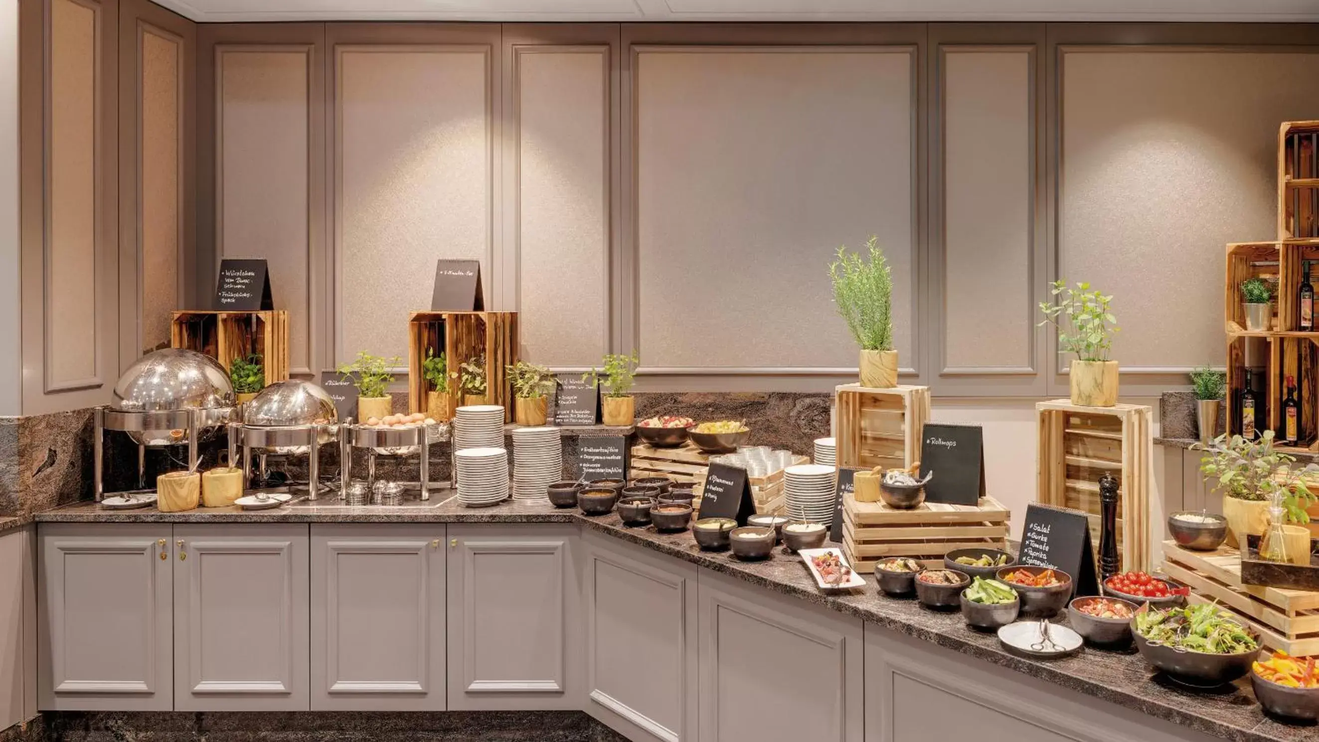 Restaurant/places to eat in Bilderberg Bellevue Hotel Dresden Restaurant/places to eat in Bilderberg Bellevue Hotel Dresden