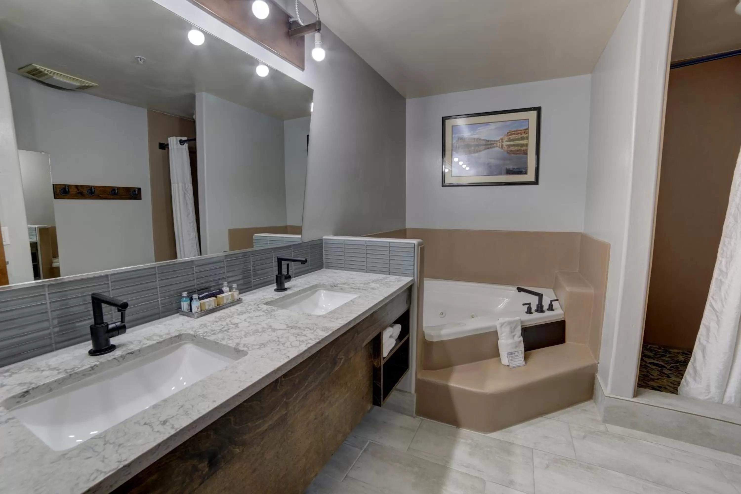 Hot Tub in The Gonzo Inn