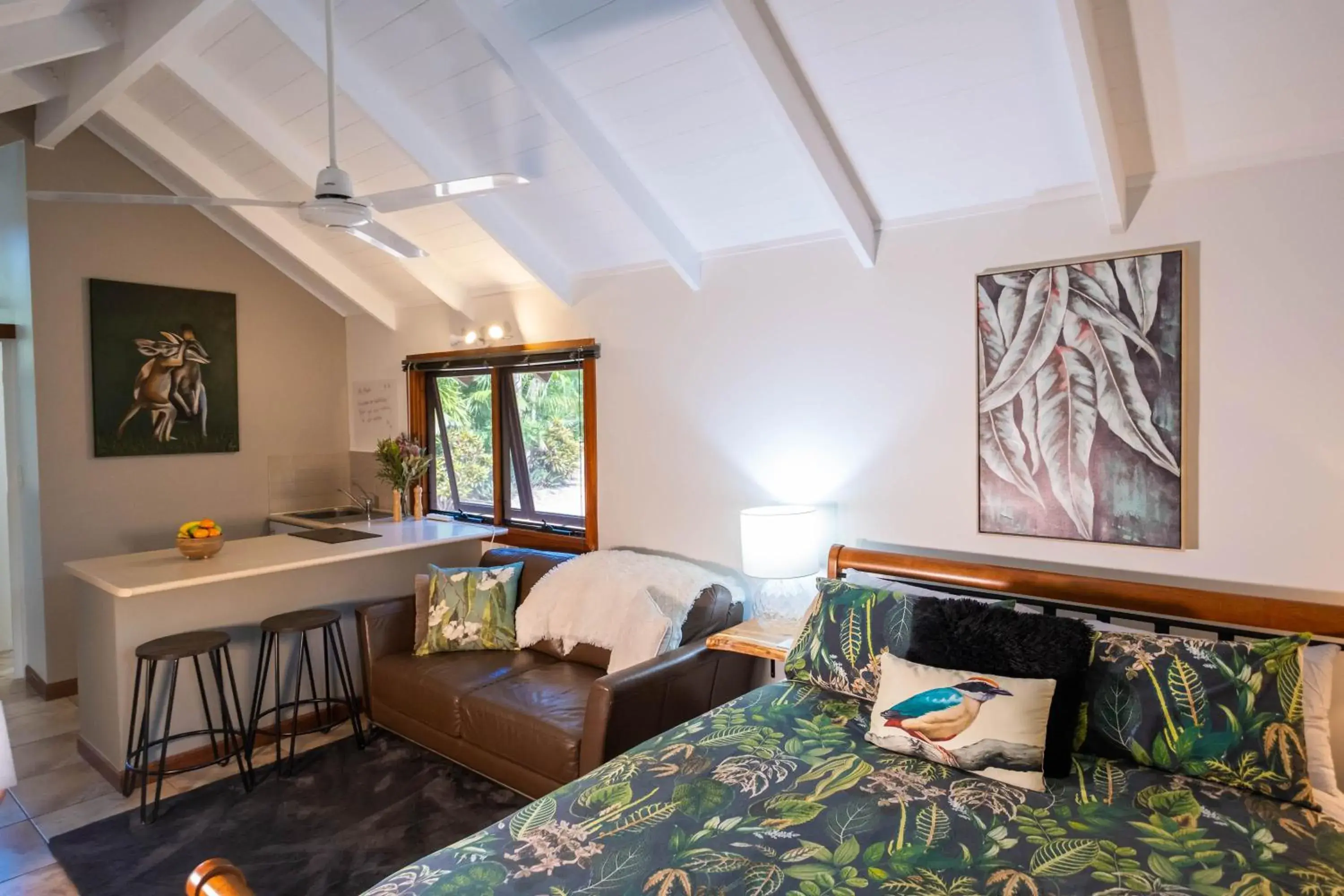 Kitchen or kitchenette in Airlie Beach Eco Cabins - Adults Only