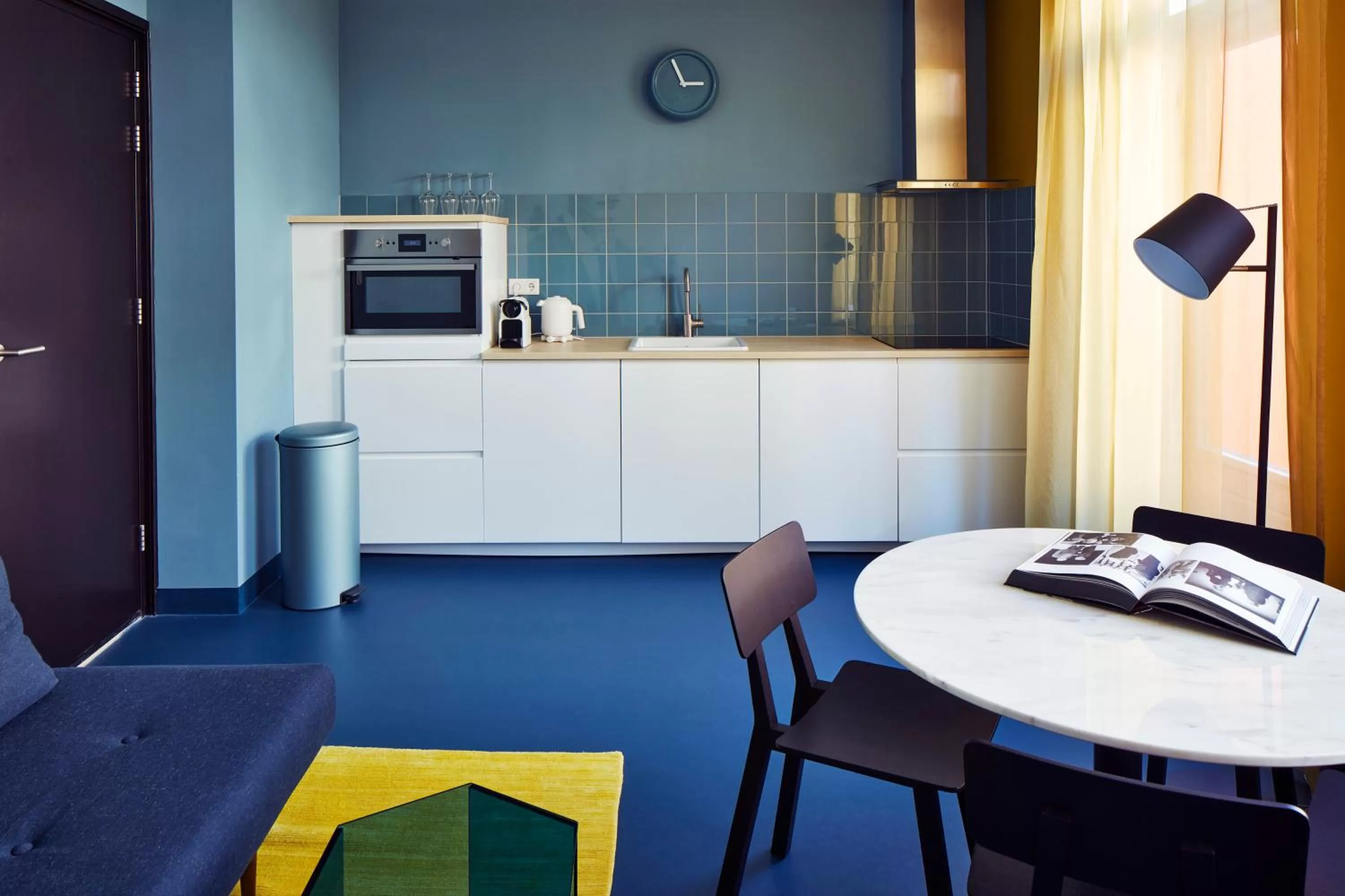 Kitchen or kitchenette in Design Hotel Modez