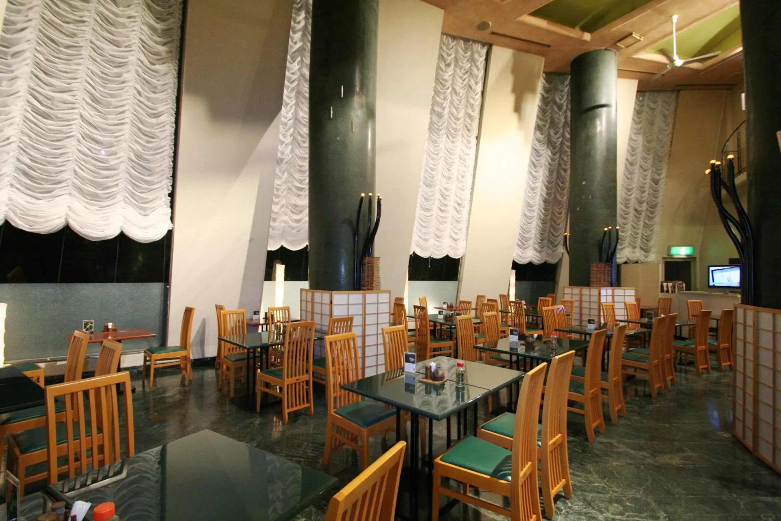 Restaurant/Places to Eat in APA Hotel Kanazawa-nishi