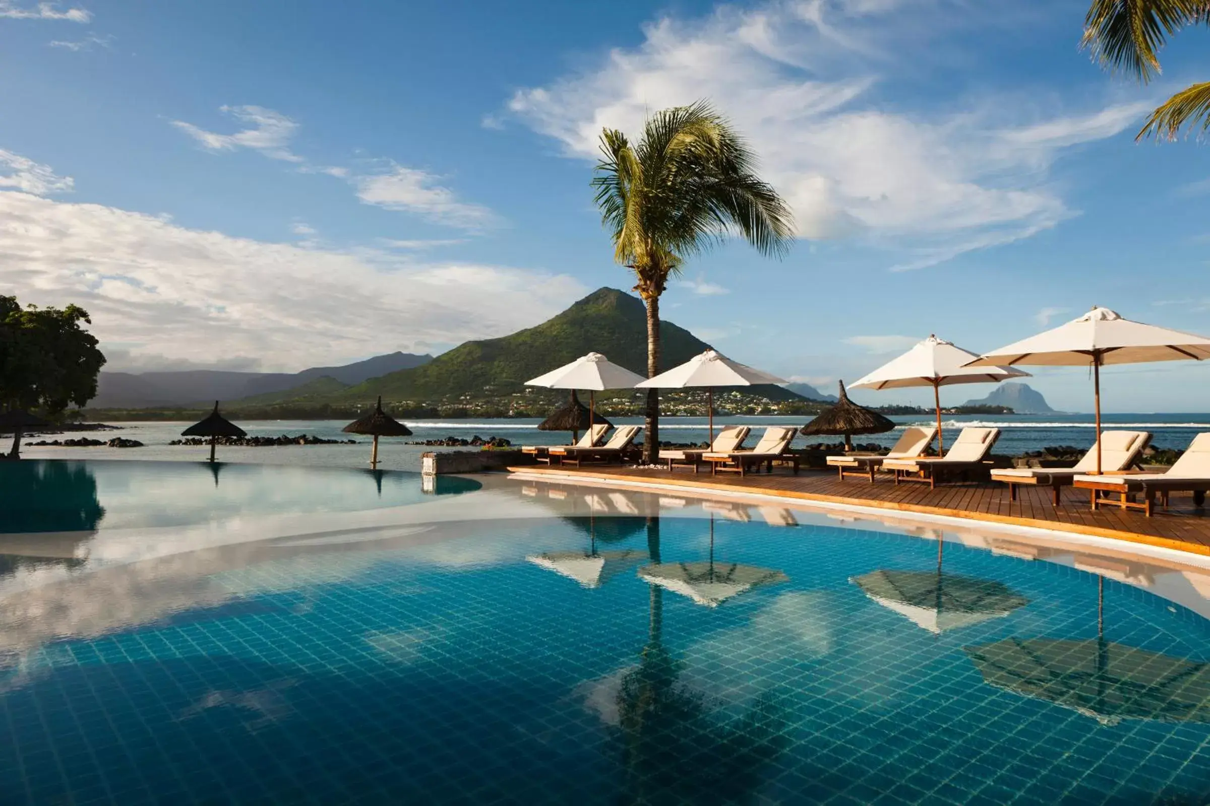 Sea view, Swimming Pool in Sands Suites Resort & Spa