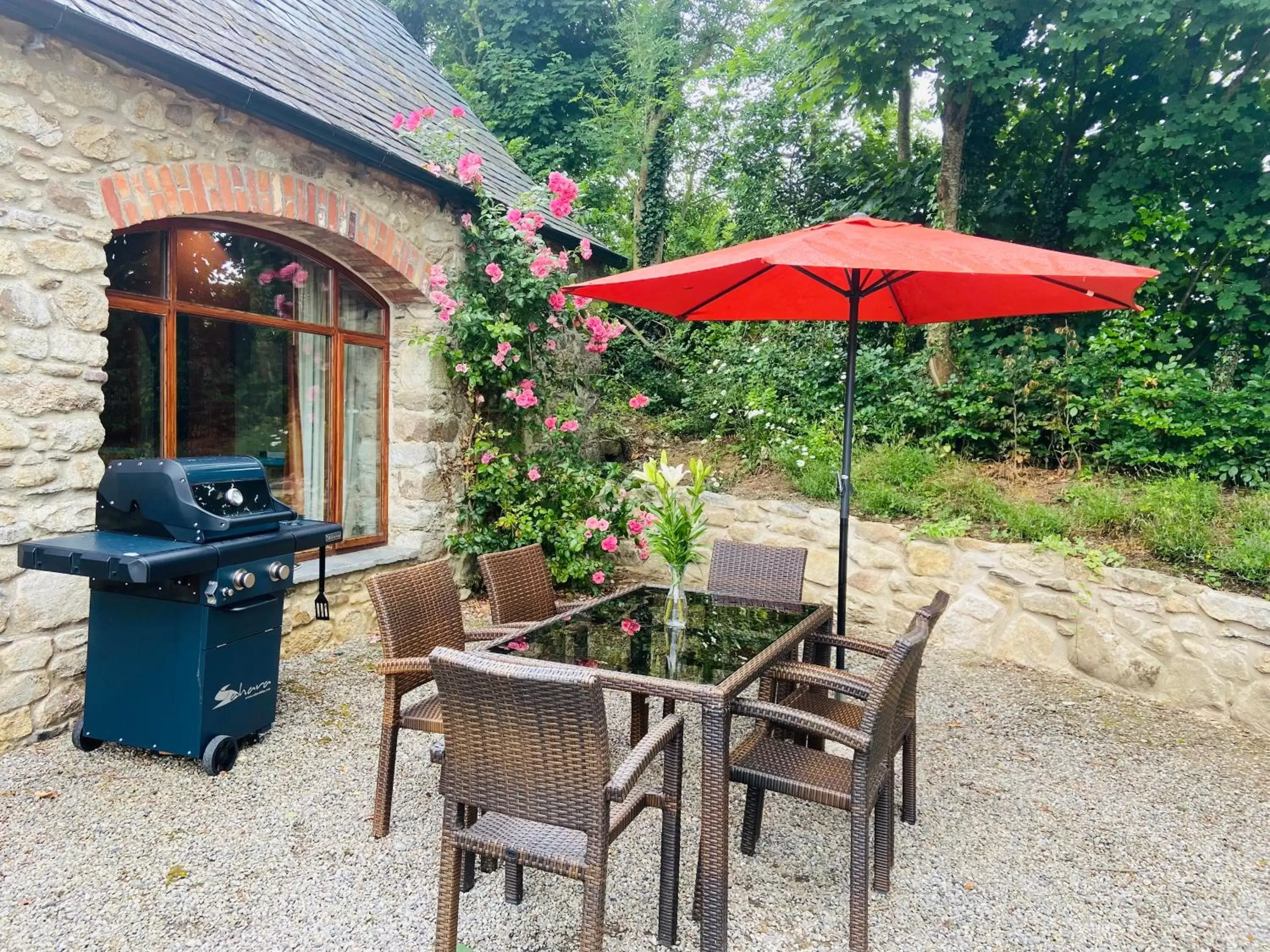 Property building, BBQ Facilities in Ferry House Holidays