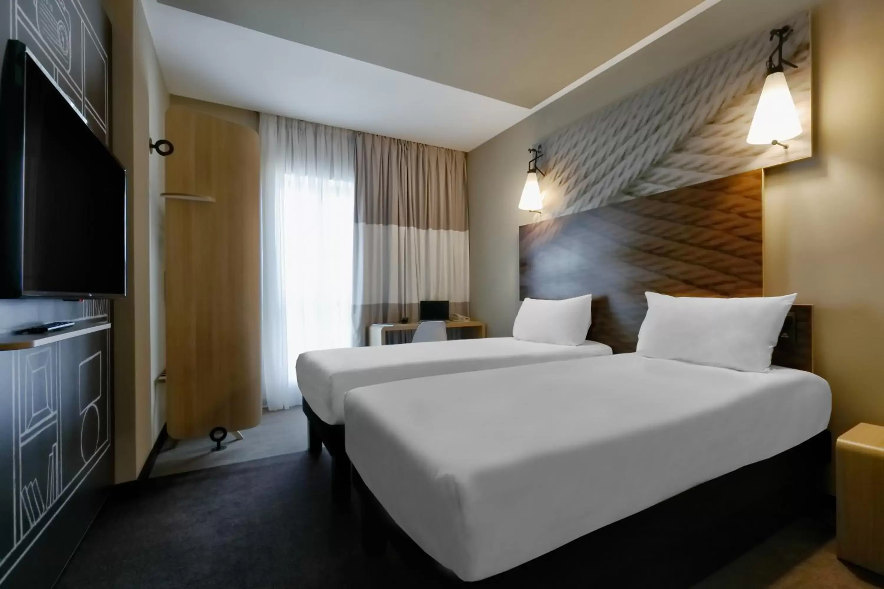 Bed in Ibis Aktobe