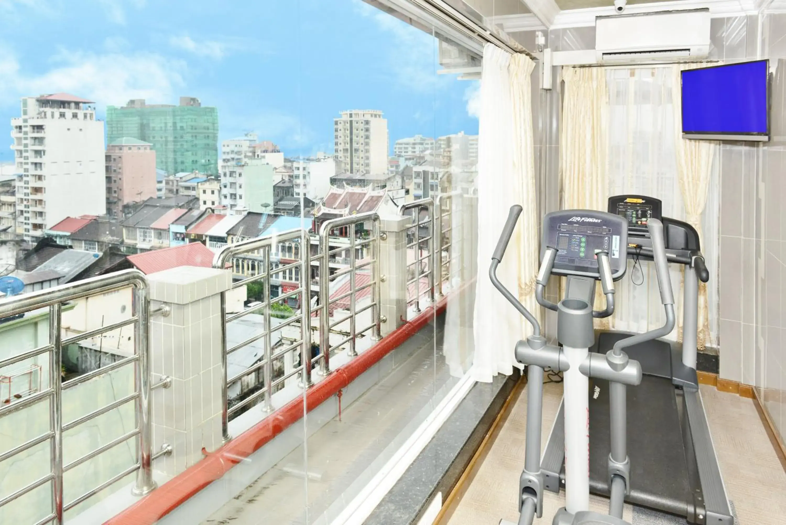 Fitness centre/facilities in Hotel Grand United - 21st Downtown