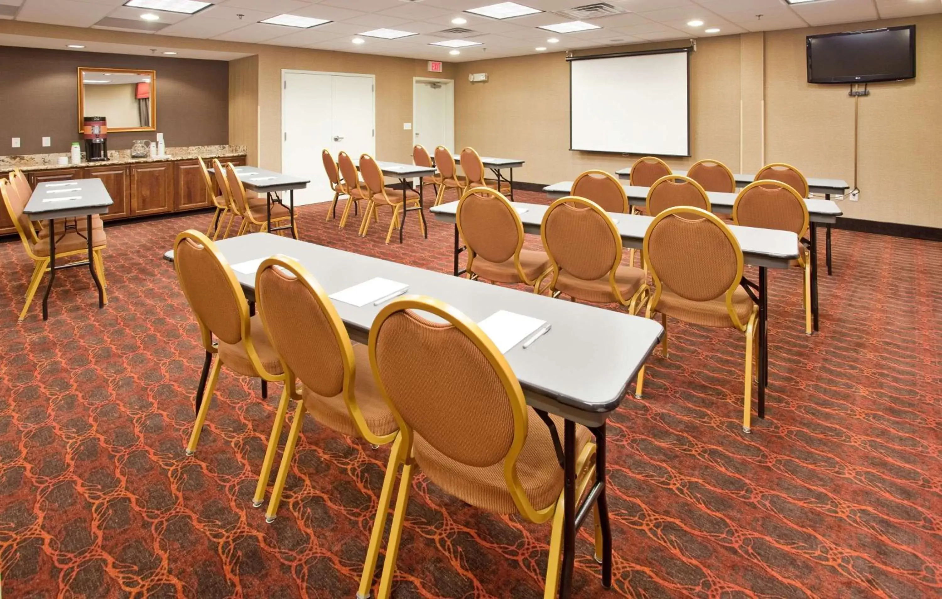 Meeting/conference room in Hampton Inn & Suites Watertown