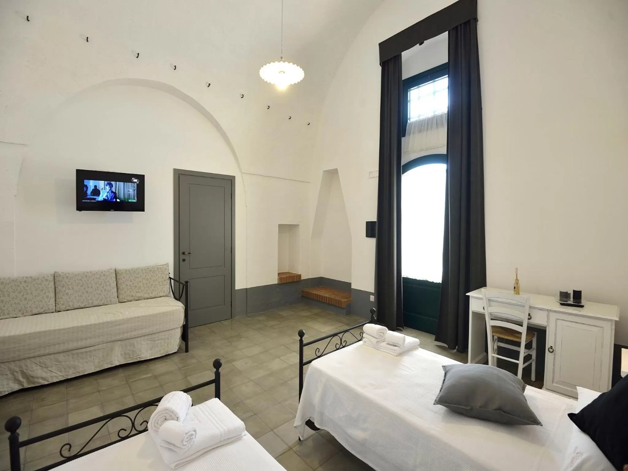 Restaurant/places to eat, Bed in Tenuta Orsanese