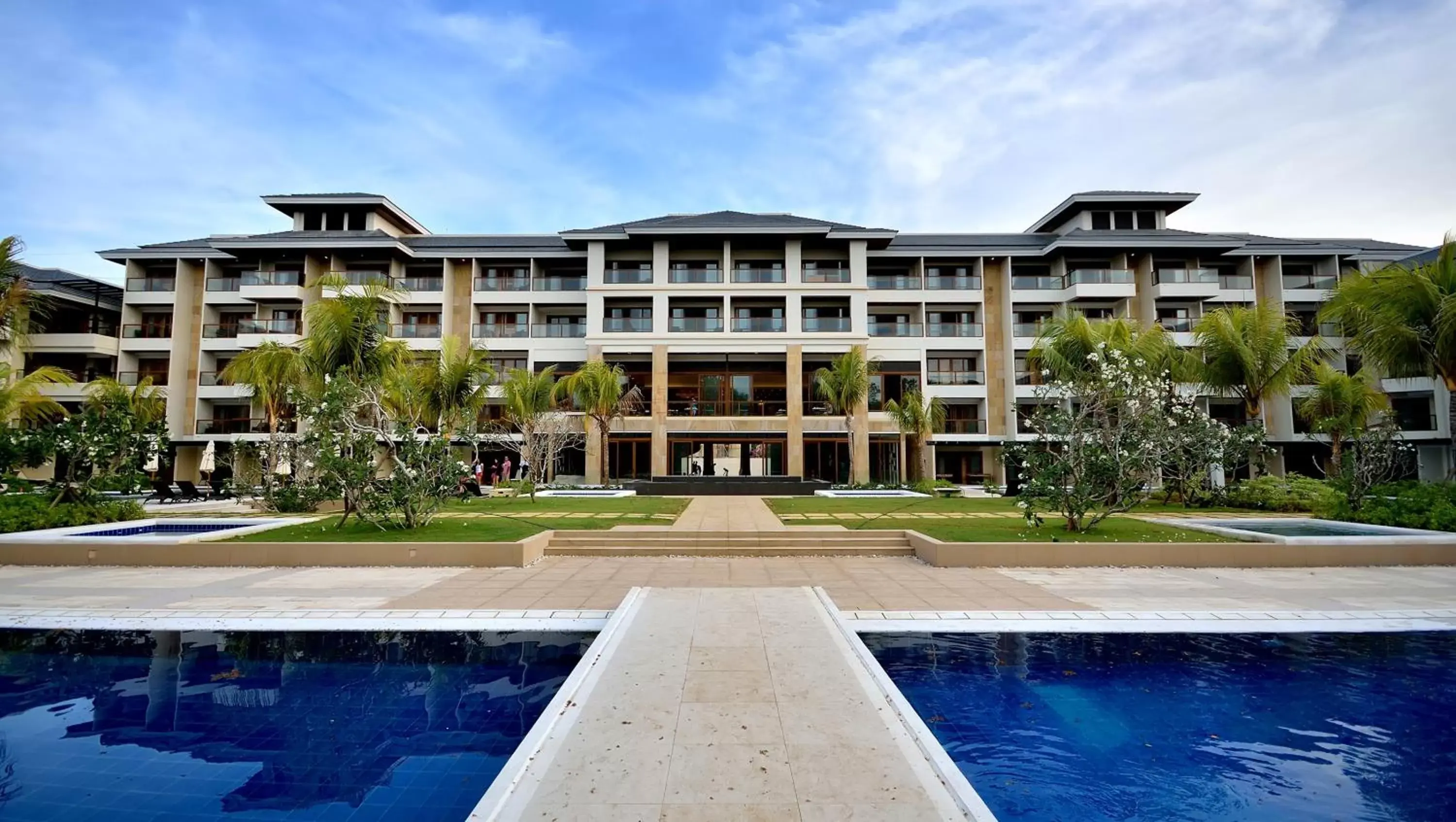 Junior Suite in Henann Resort Alona Beach