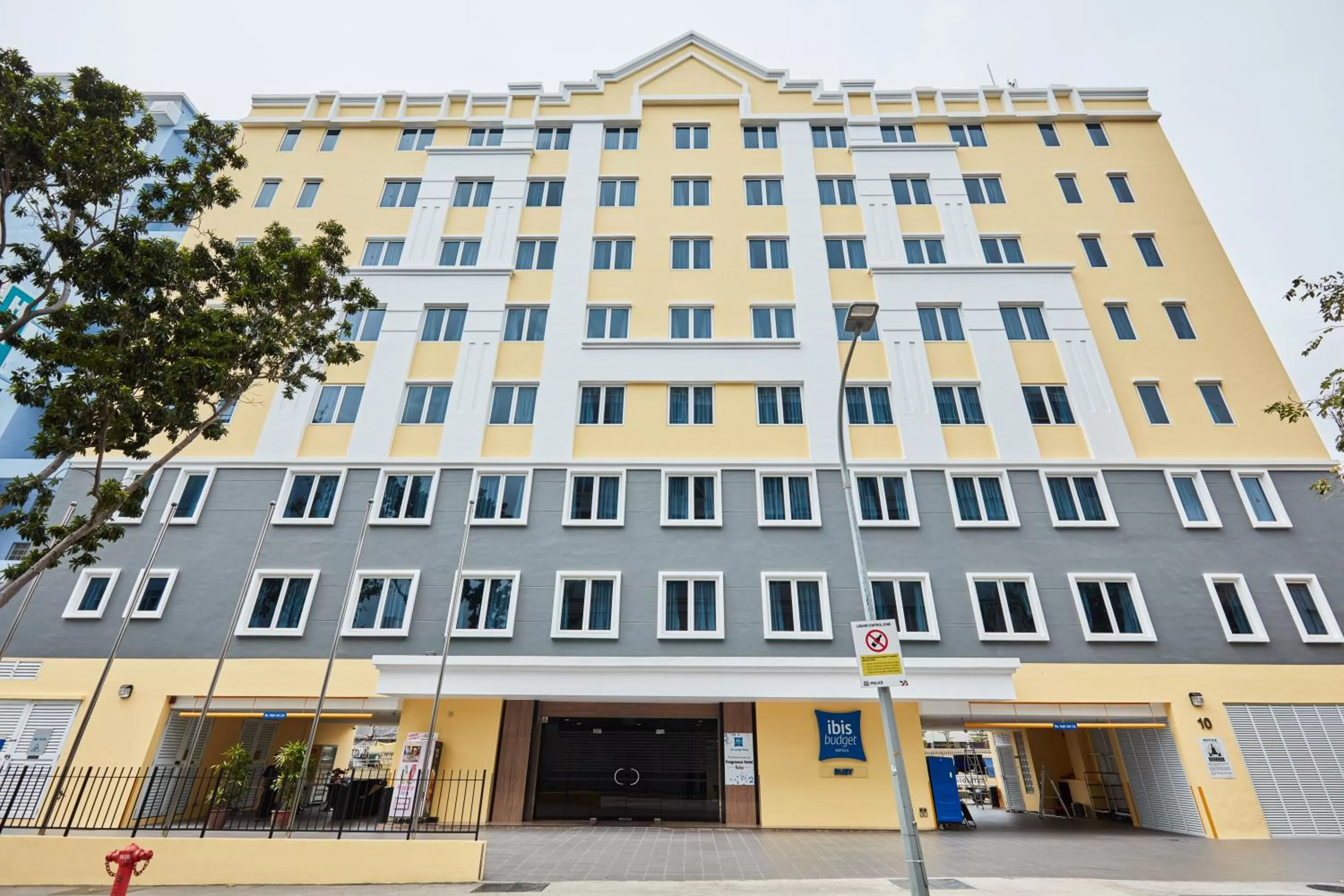Property building in ibis budget Singapore Ruby