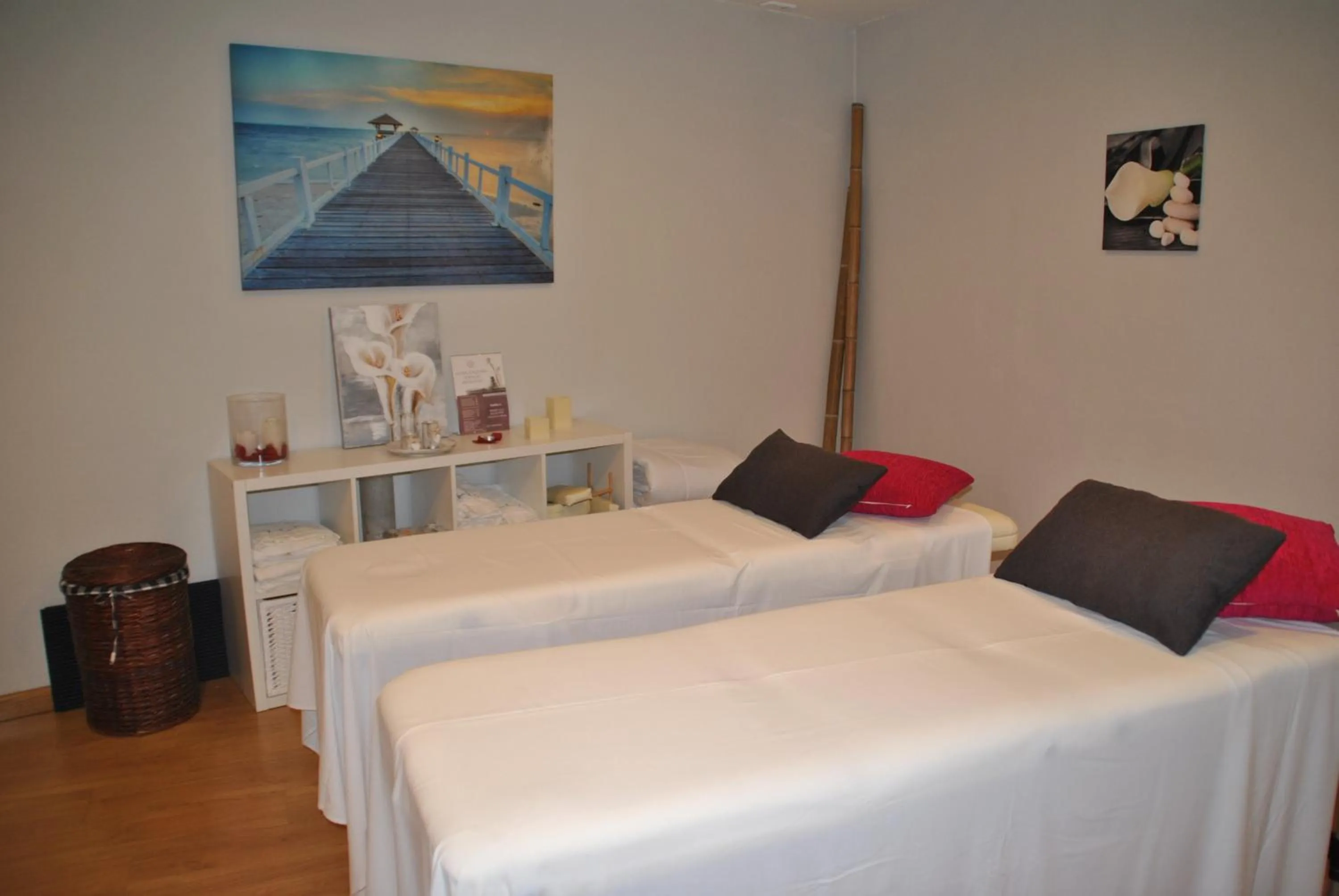 Massage, Bed in Hotel Junquera