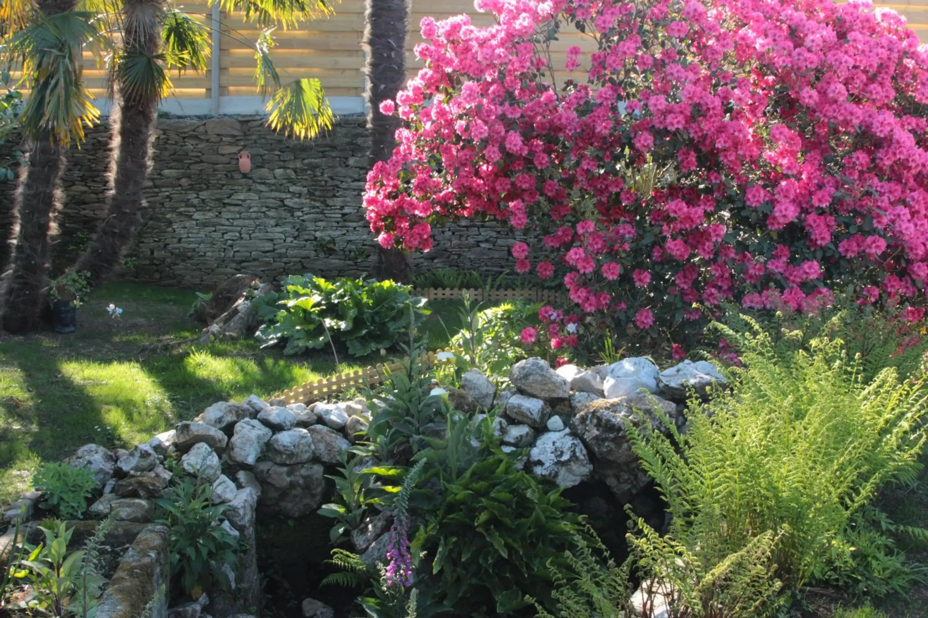 Garden in Le Manoir de Kérofil ** Gîte et chambres d'hôtes **