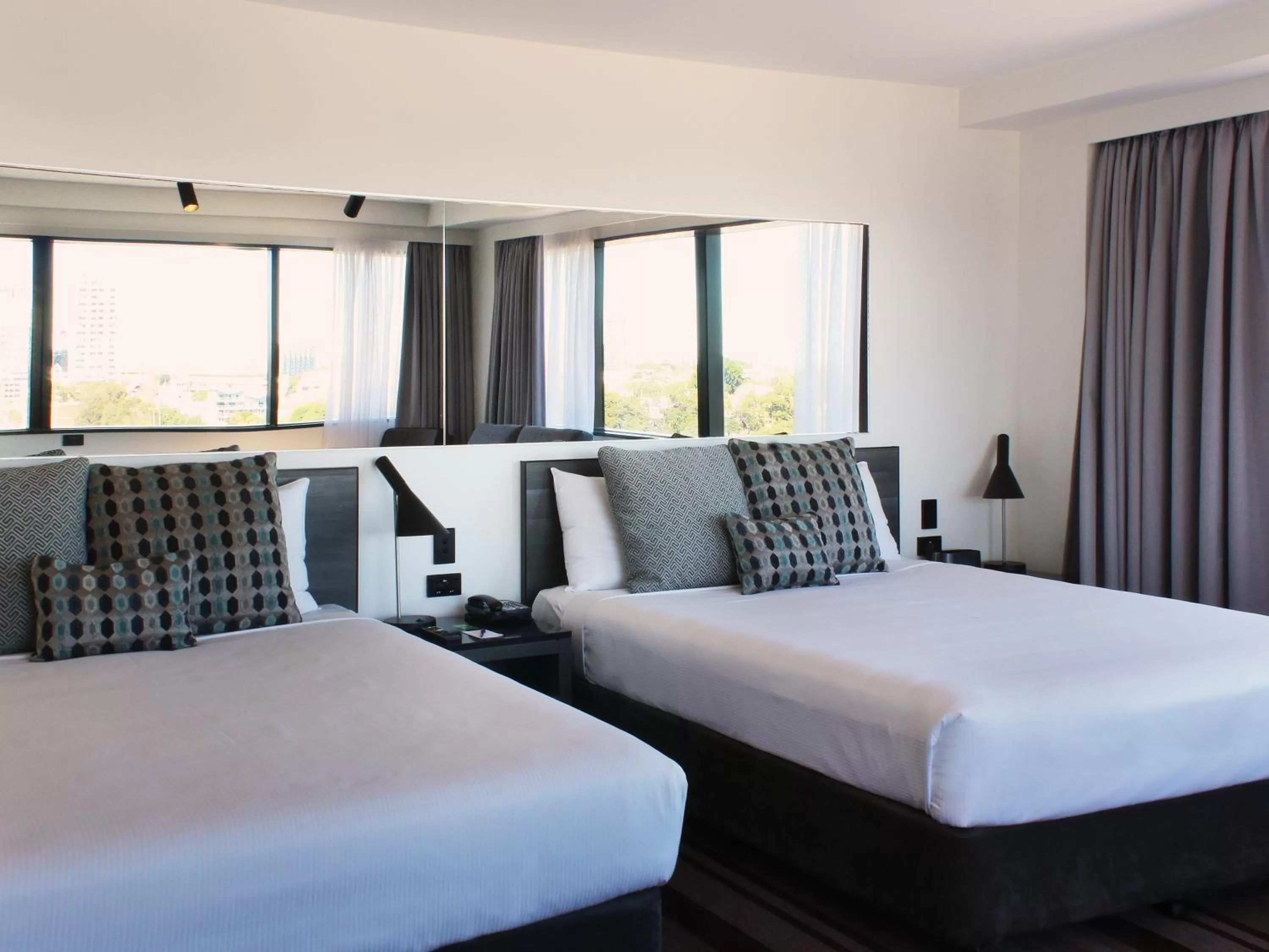 Bedroom, Bed in Mercure Sydney