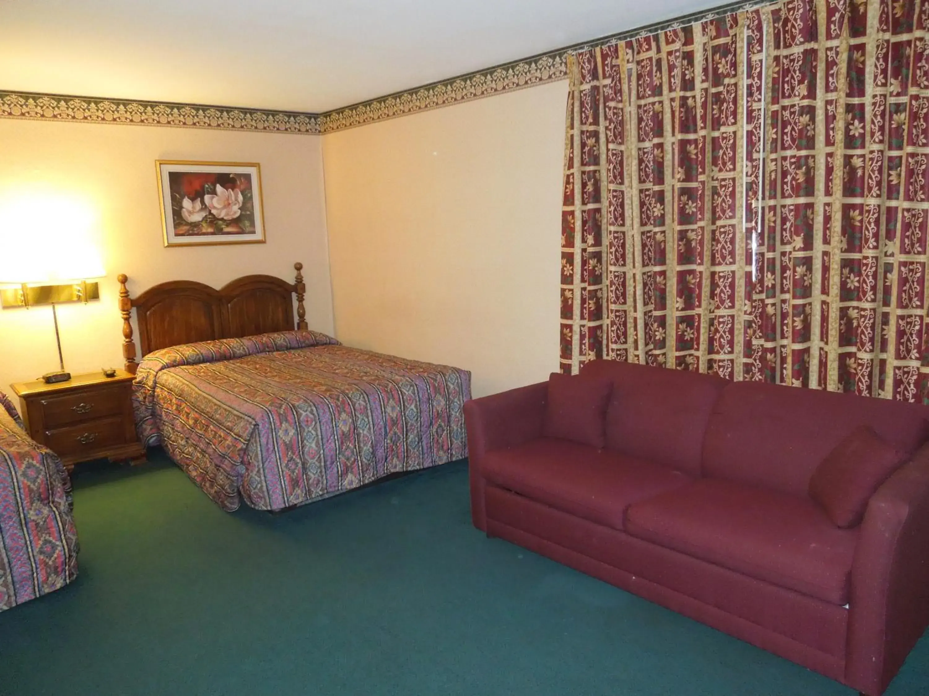 Bedroom, Bed in Value Inn