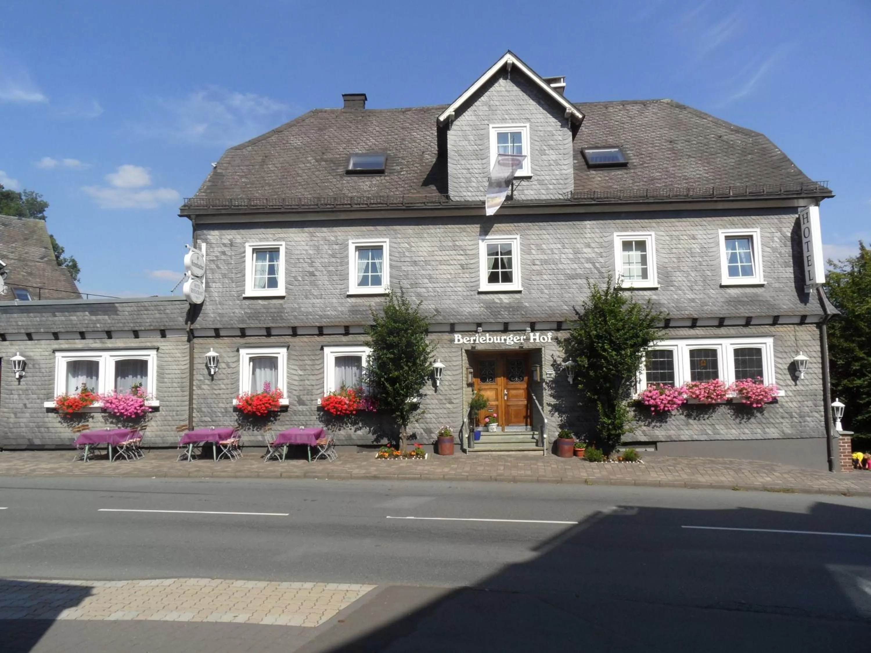 Facade/entrance in Berleburger Hof