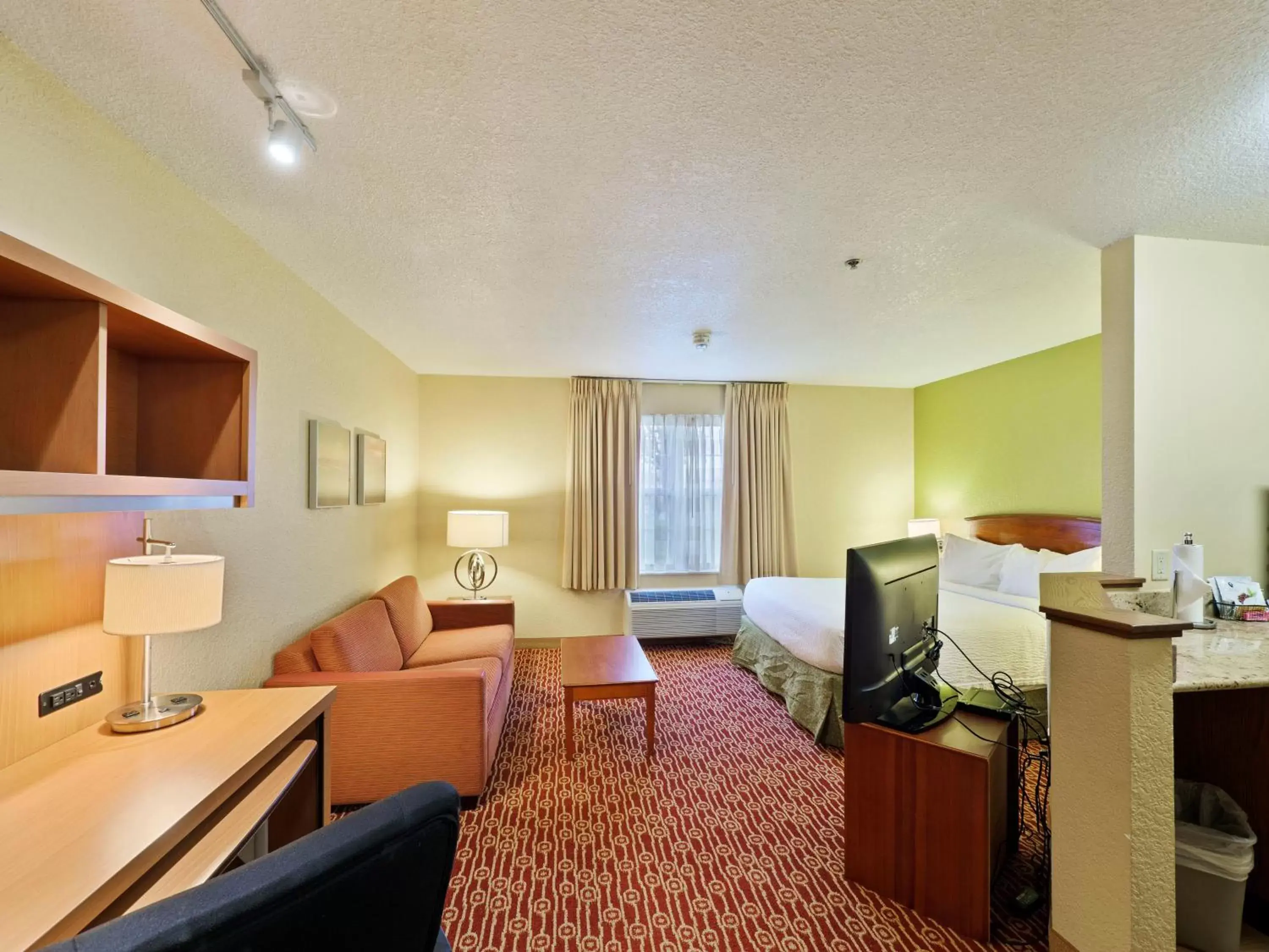 Bed in Extended Stay America Suites - Chantilly - Dulles