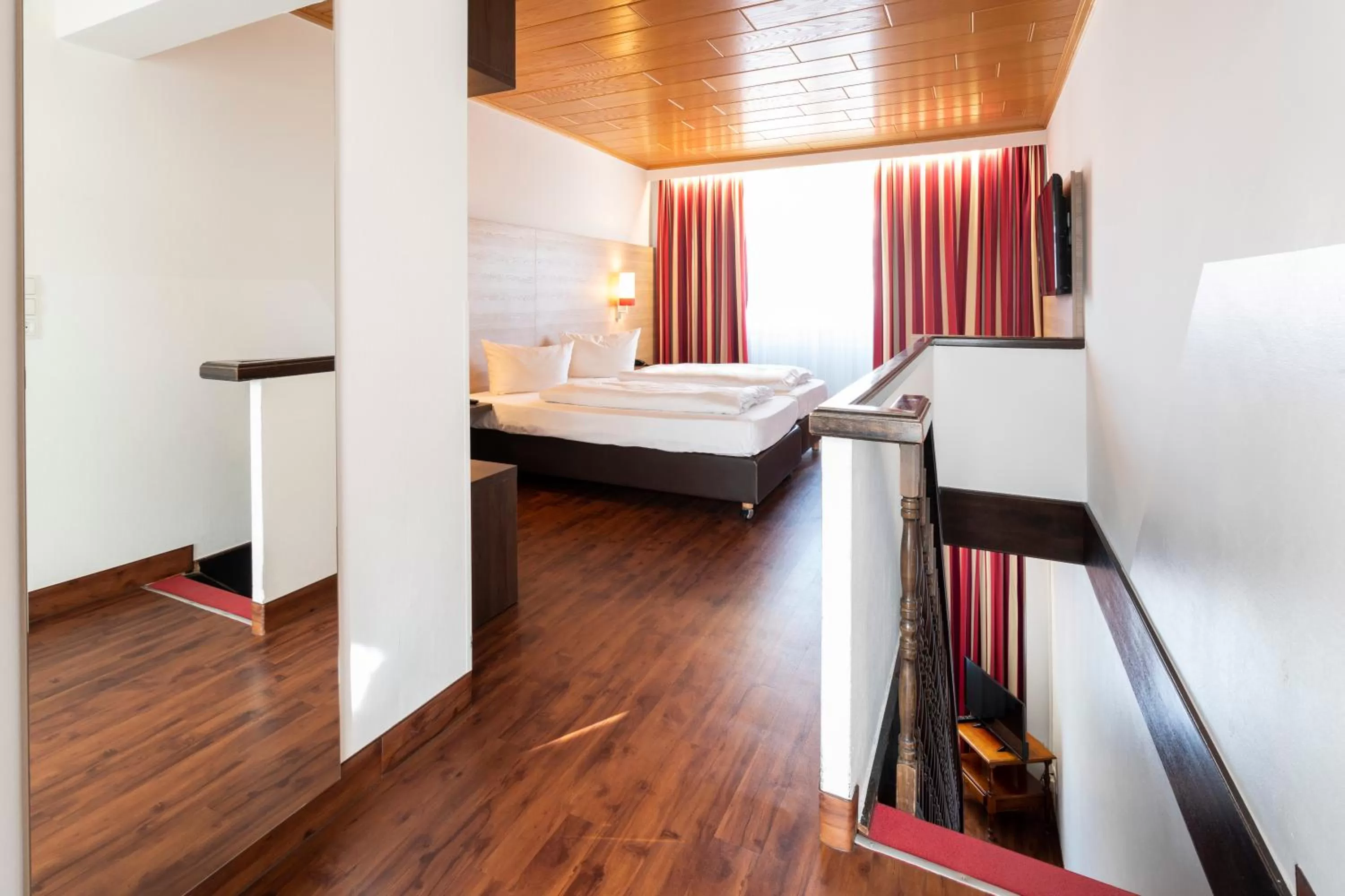 Photo of the whole room, Bed in Hotel National