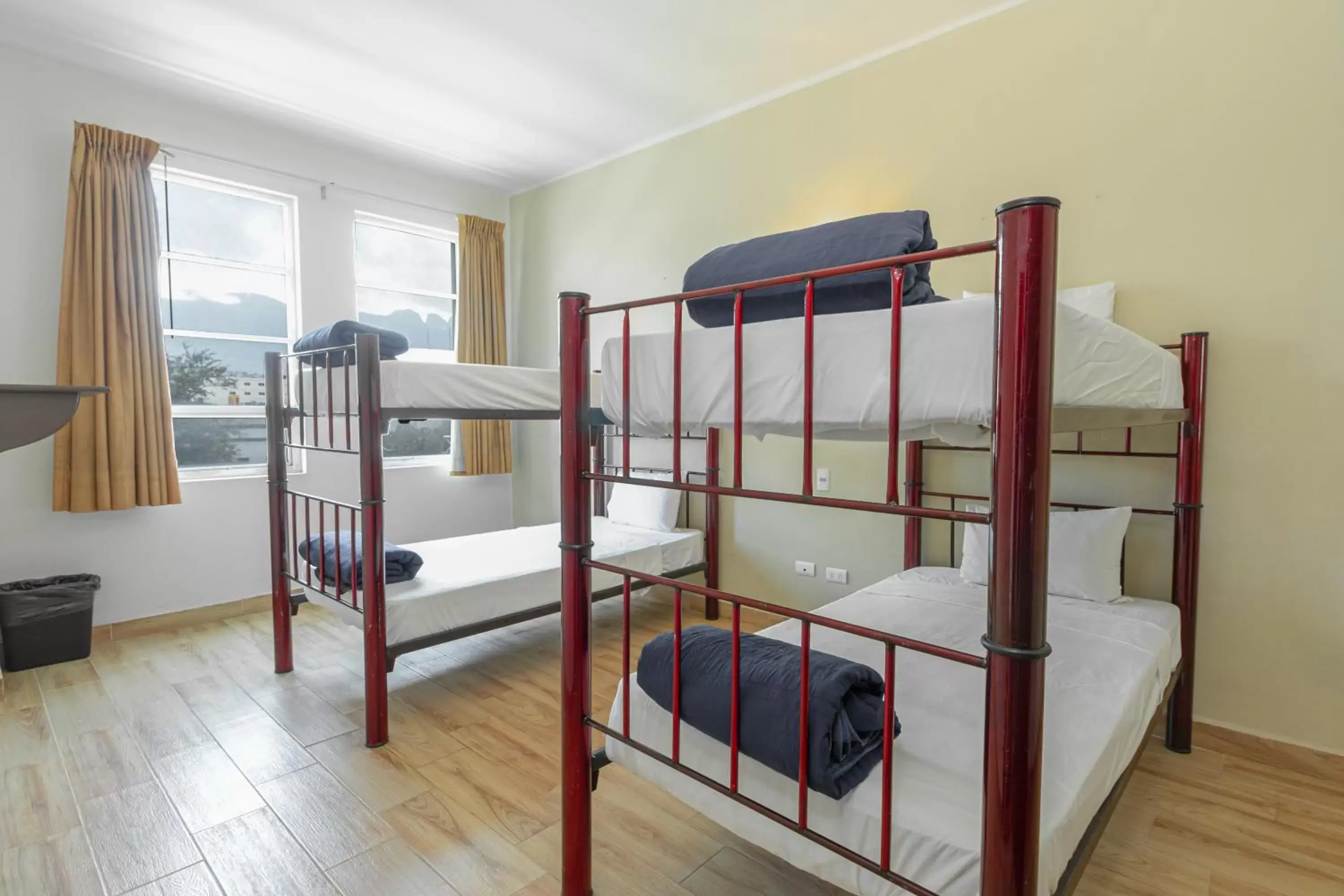 Bed, Bunk Bed in Hotel Plaza del Arco Express