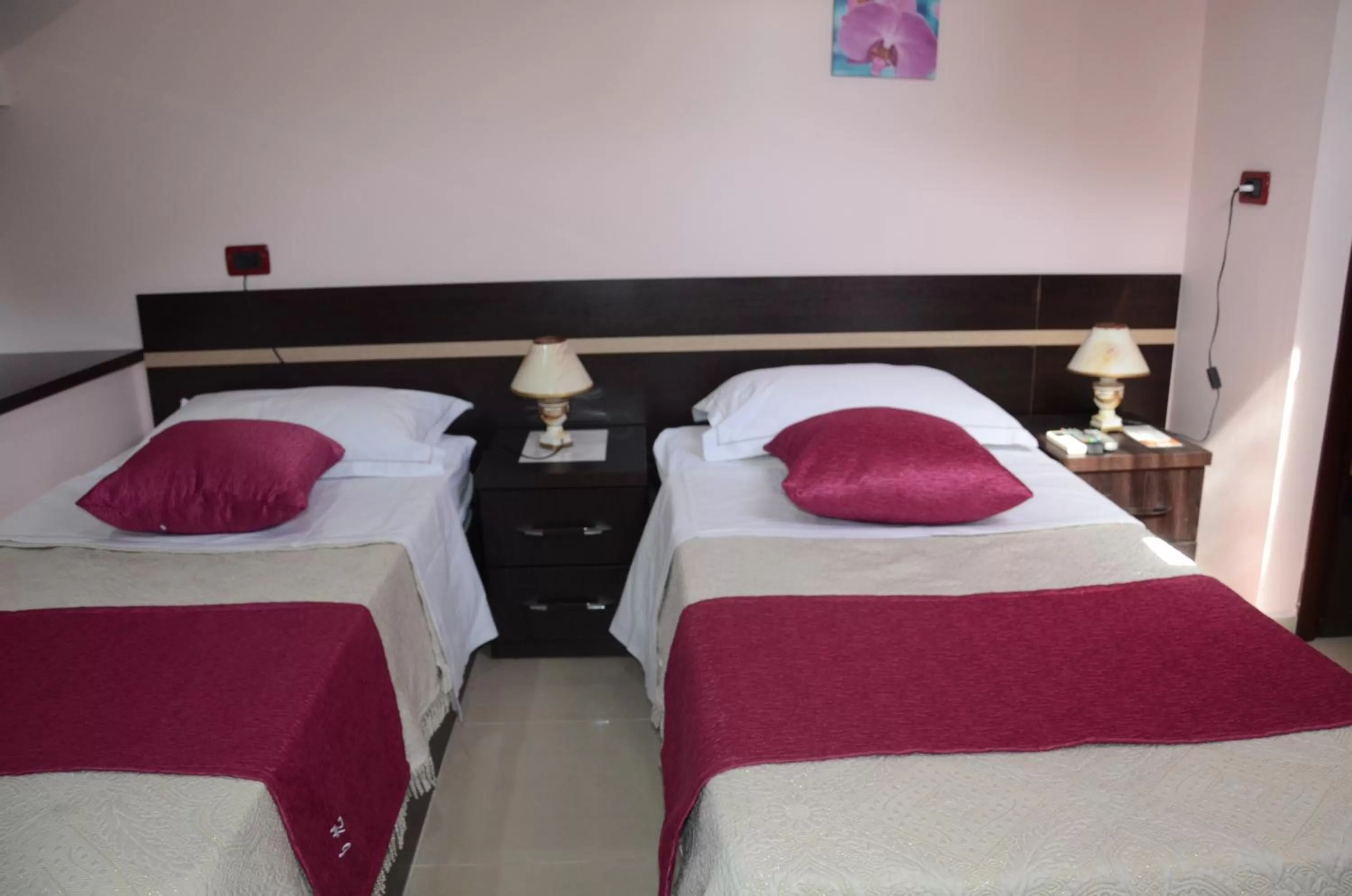 Bed, Room Photo in Jolly City Center Hotel