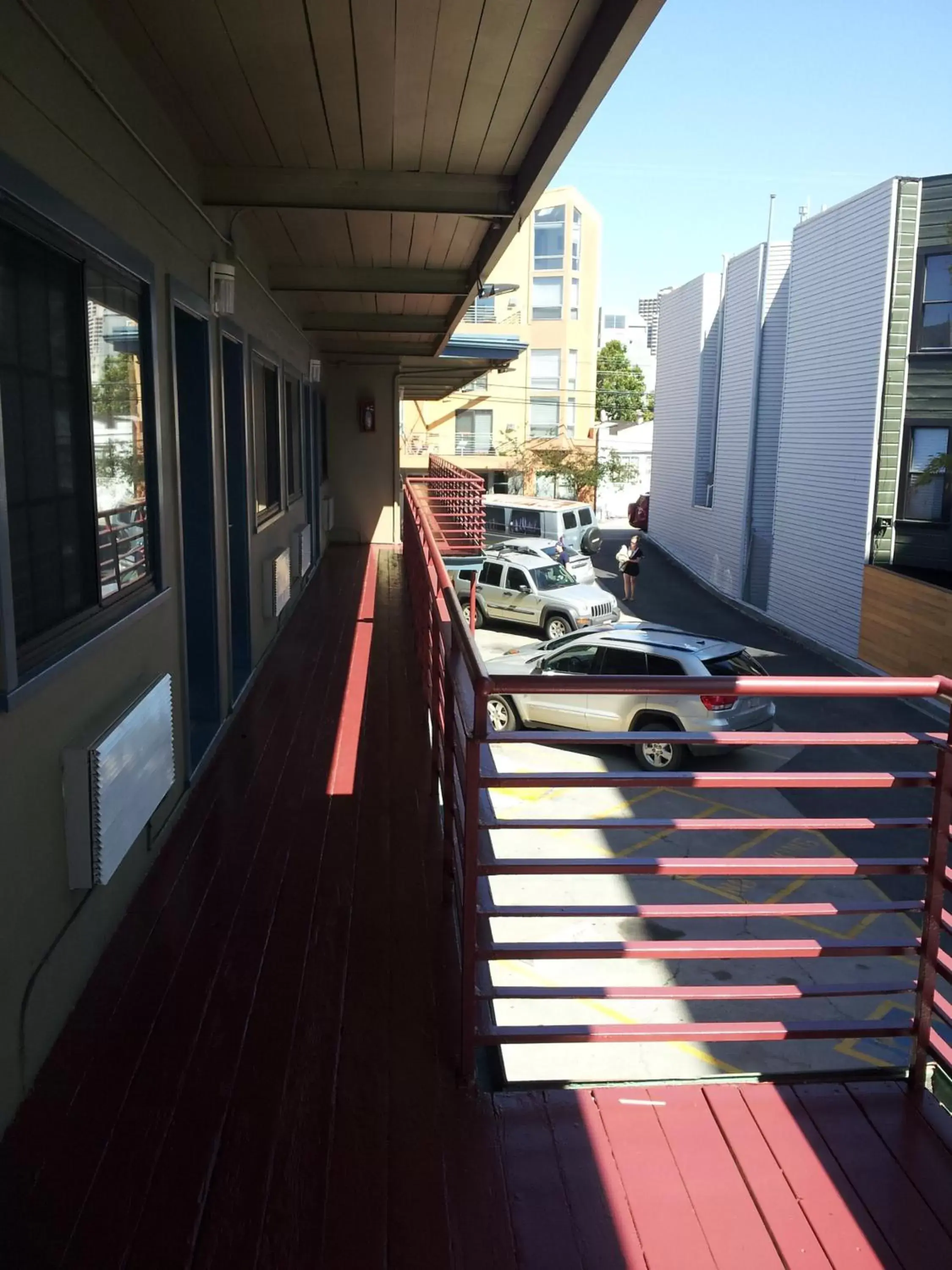 Facade/entrance, Balcony/Terrace in Bay Bridge Inn San Francisco