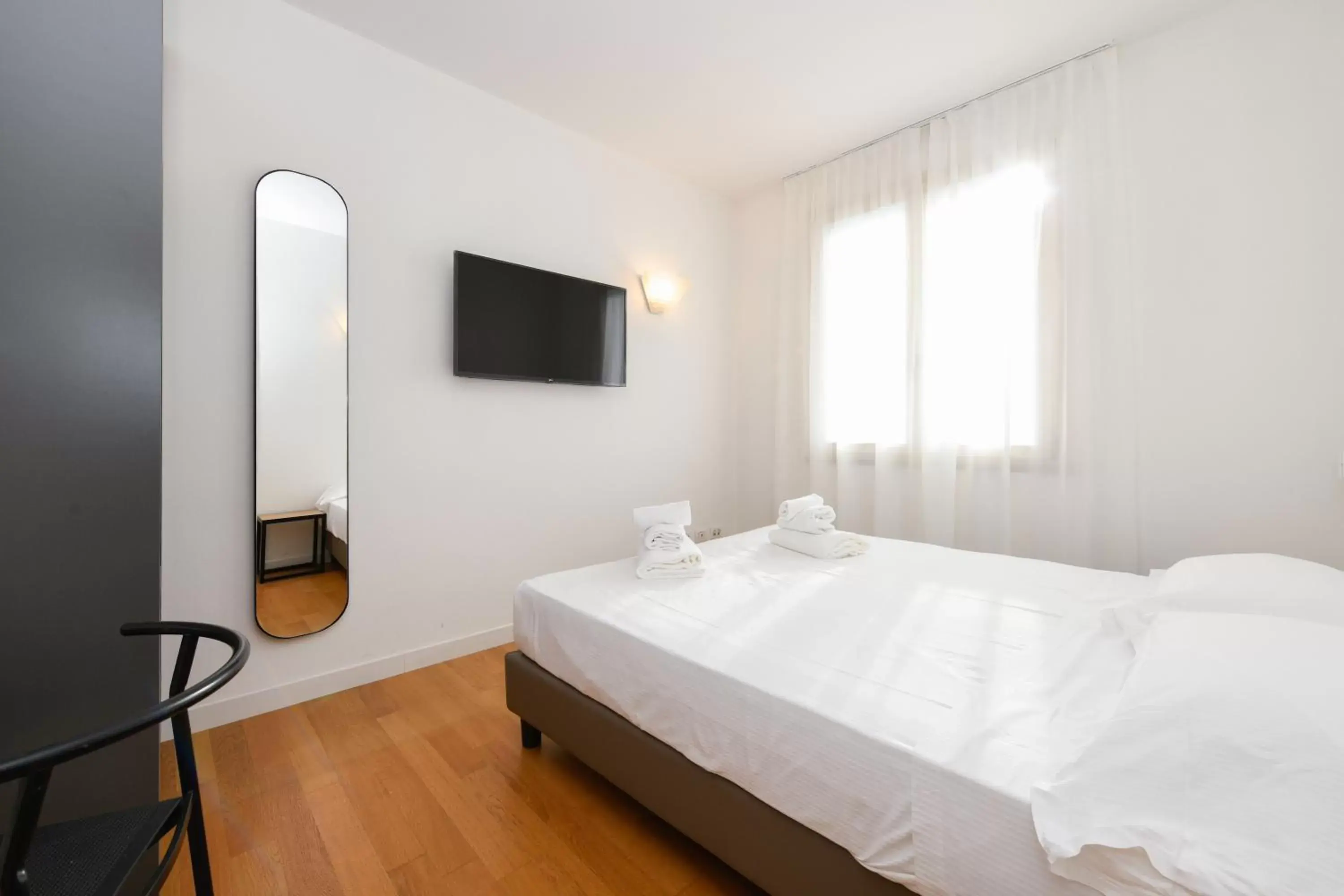 TV and multimedia, Bed in Hotel Mauro