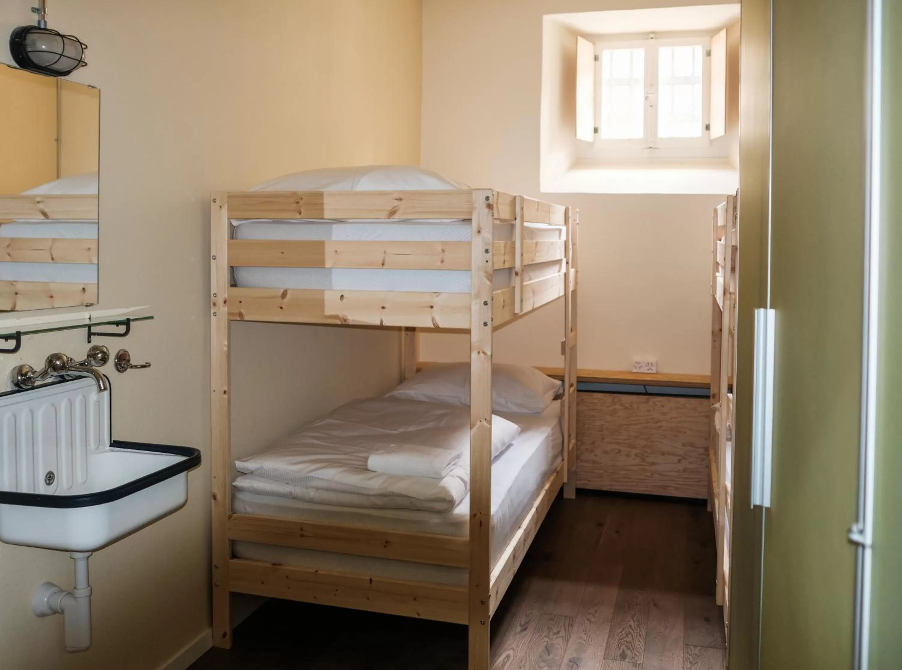 bunk bed, Bed in Barabas Luzern