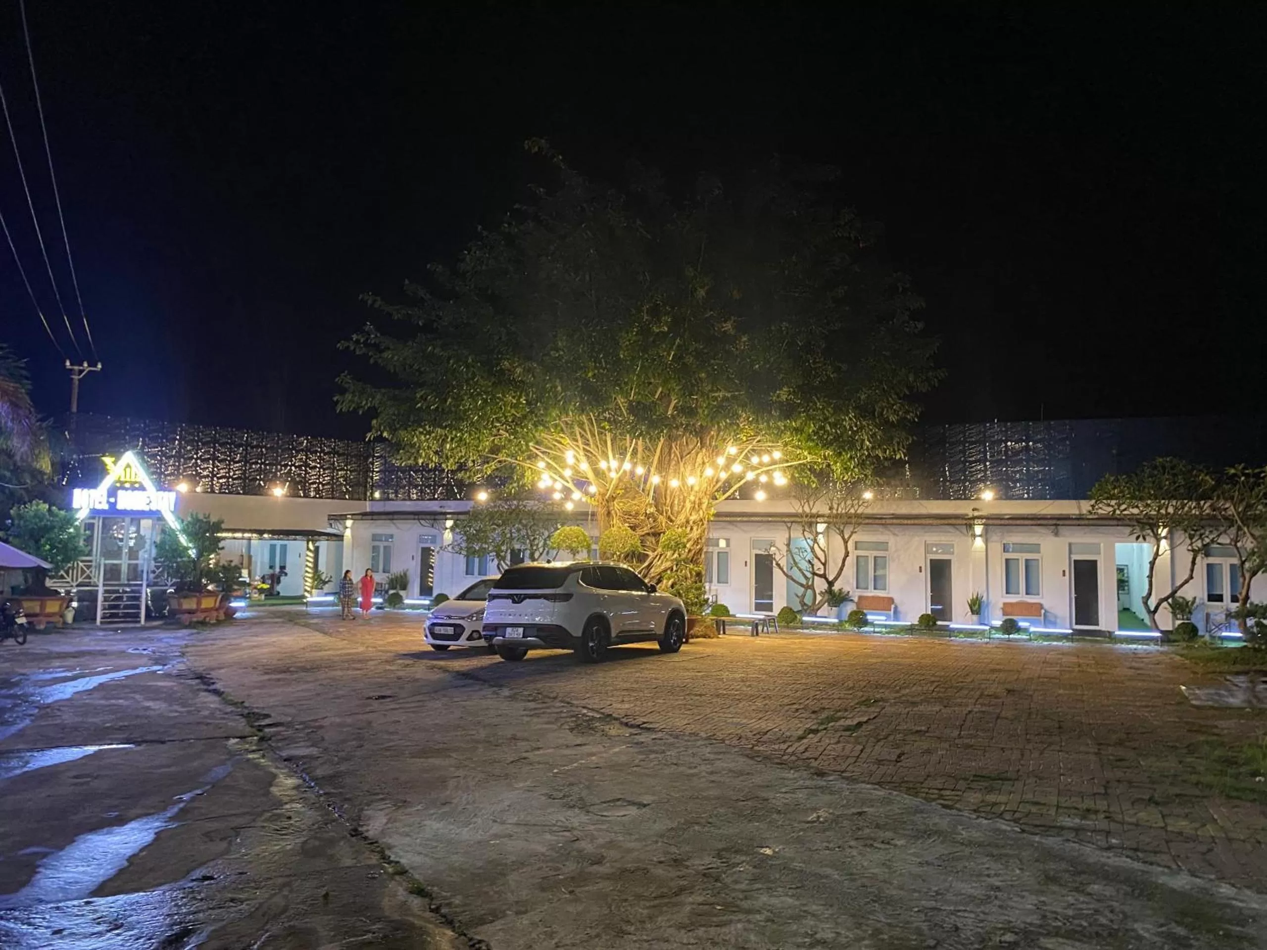 Property building in D'Villa Hotel - Homestay