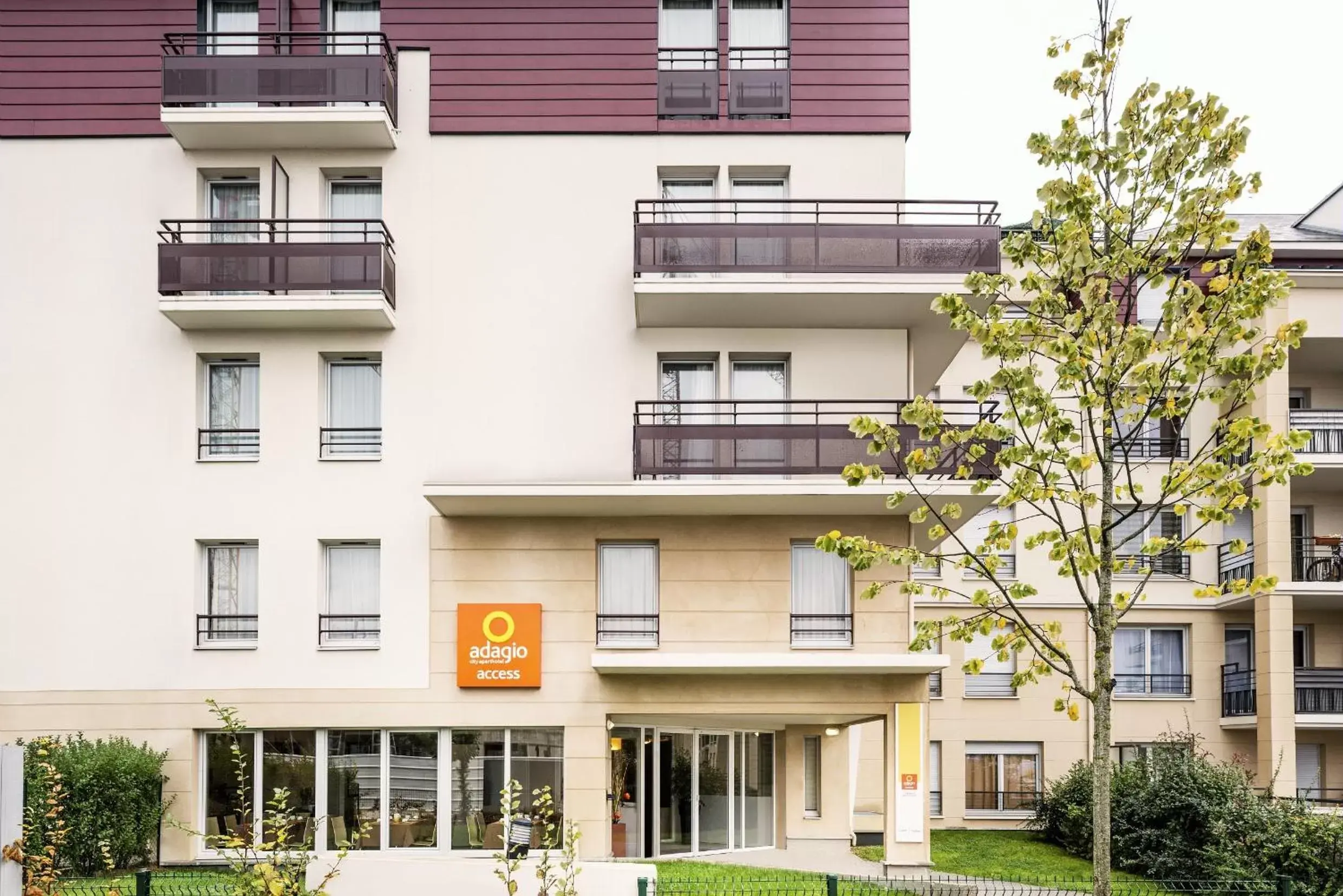 Facade/entrance, Property Building in Aparthotel Adagio Access Carrières Sous Poissy