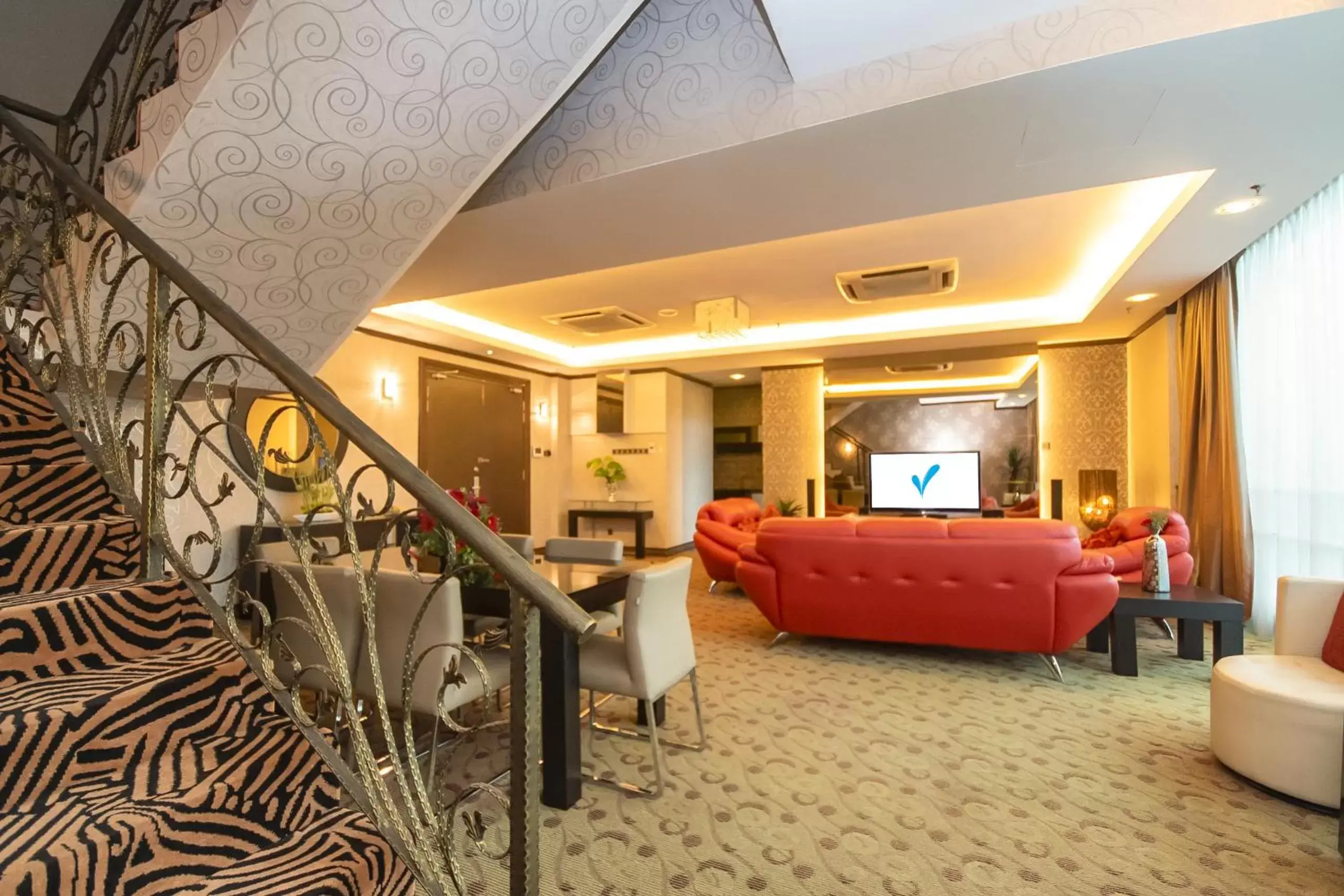 Living room, Lobby/Reception in Kinta Riverfront Hotel & Suites