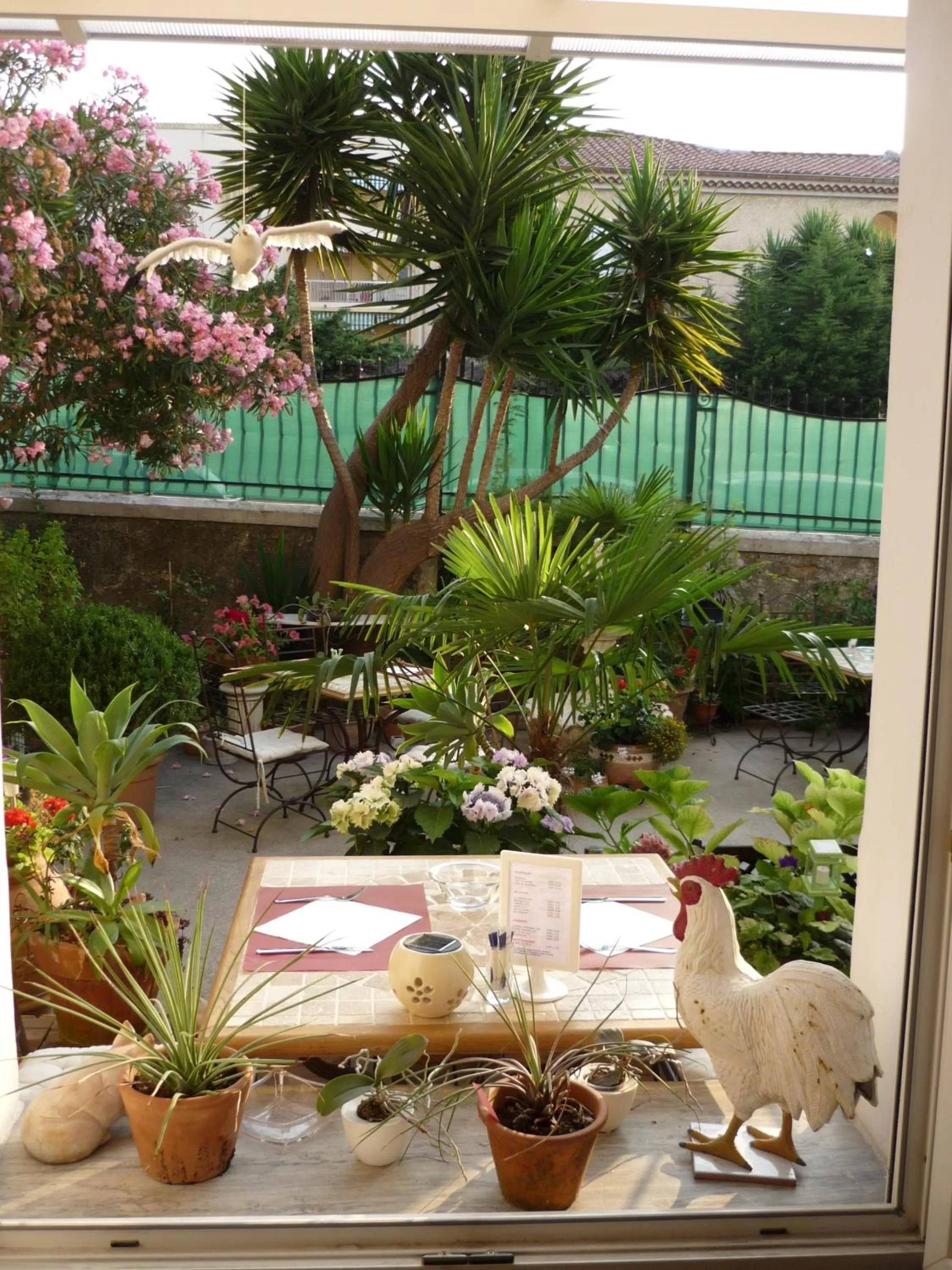 Balcony/Terrace in Logis Hôtel Villa Victorine