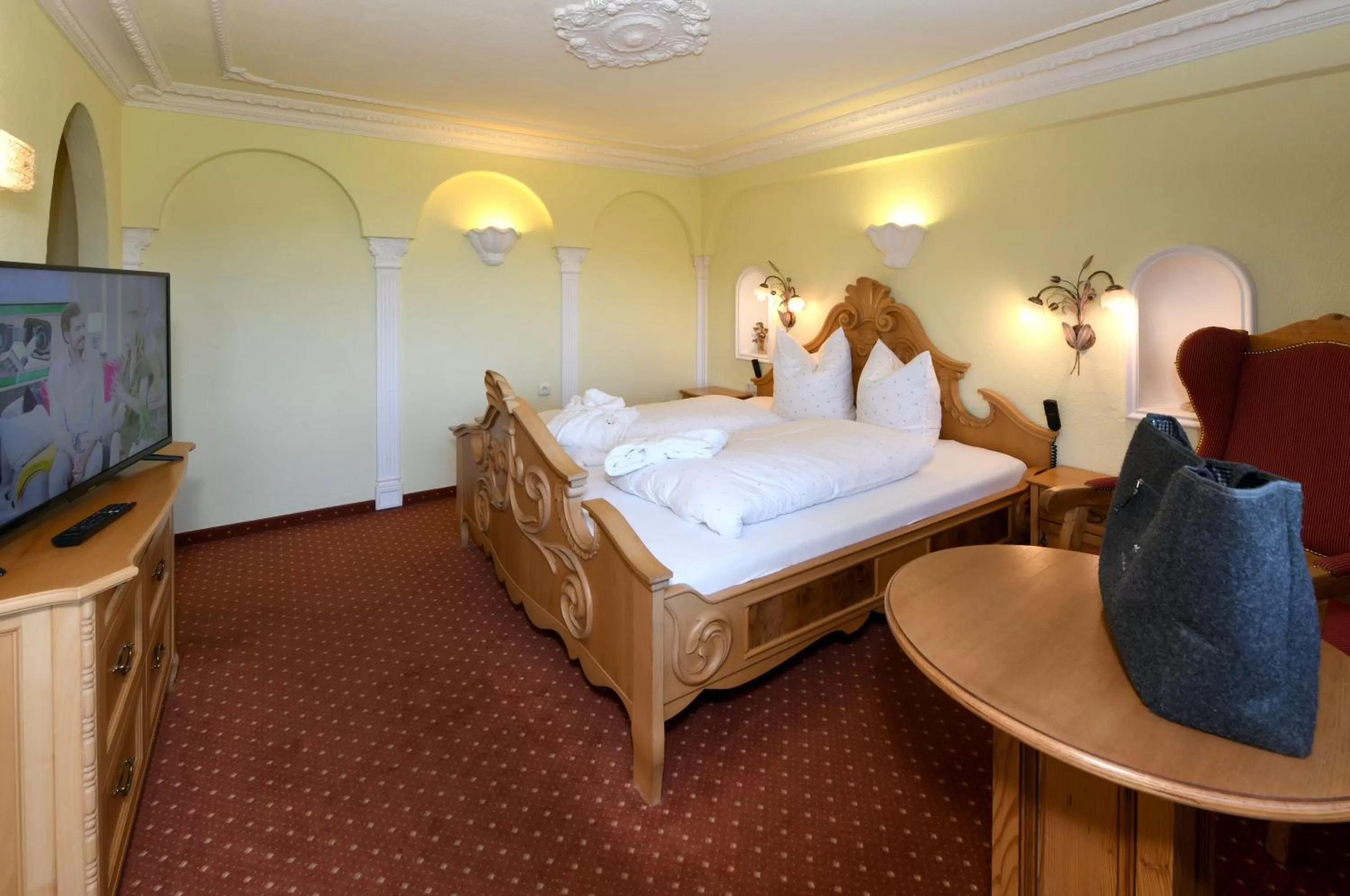 Bedroom, Bed in Hotel St Hubertus