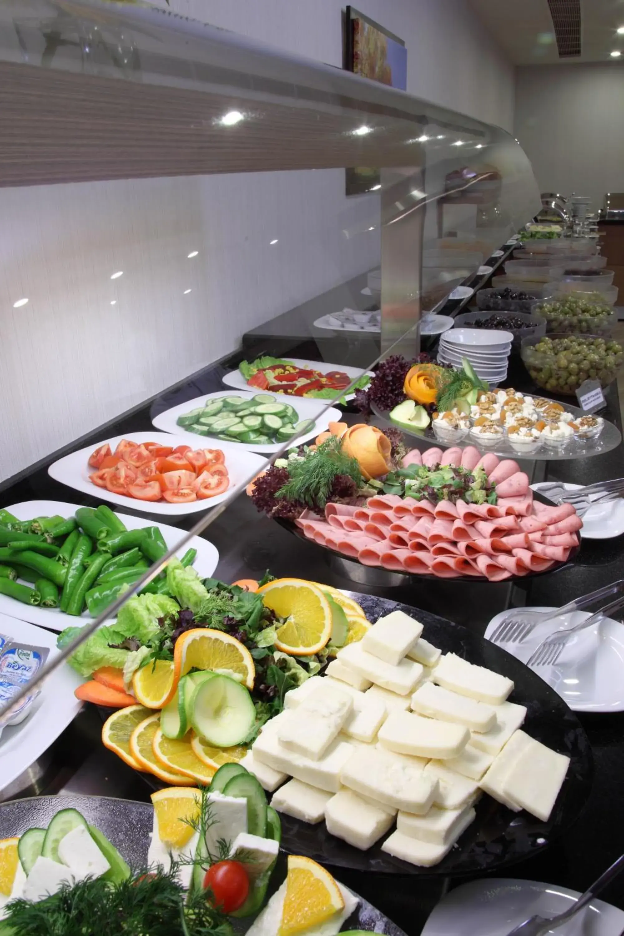 Buffet breakfast, Food in Hotel Senbayrak City