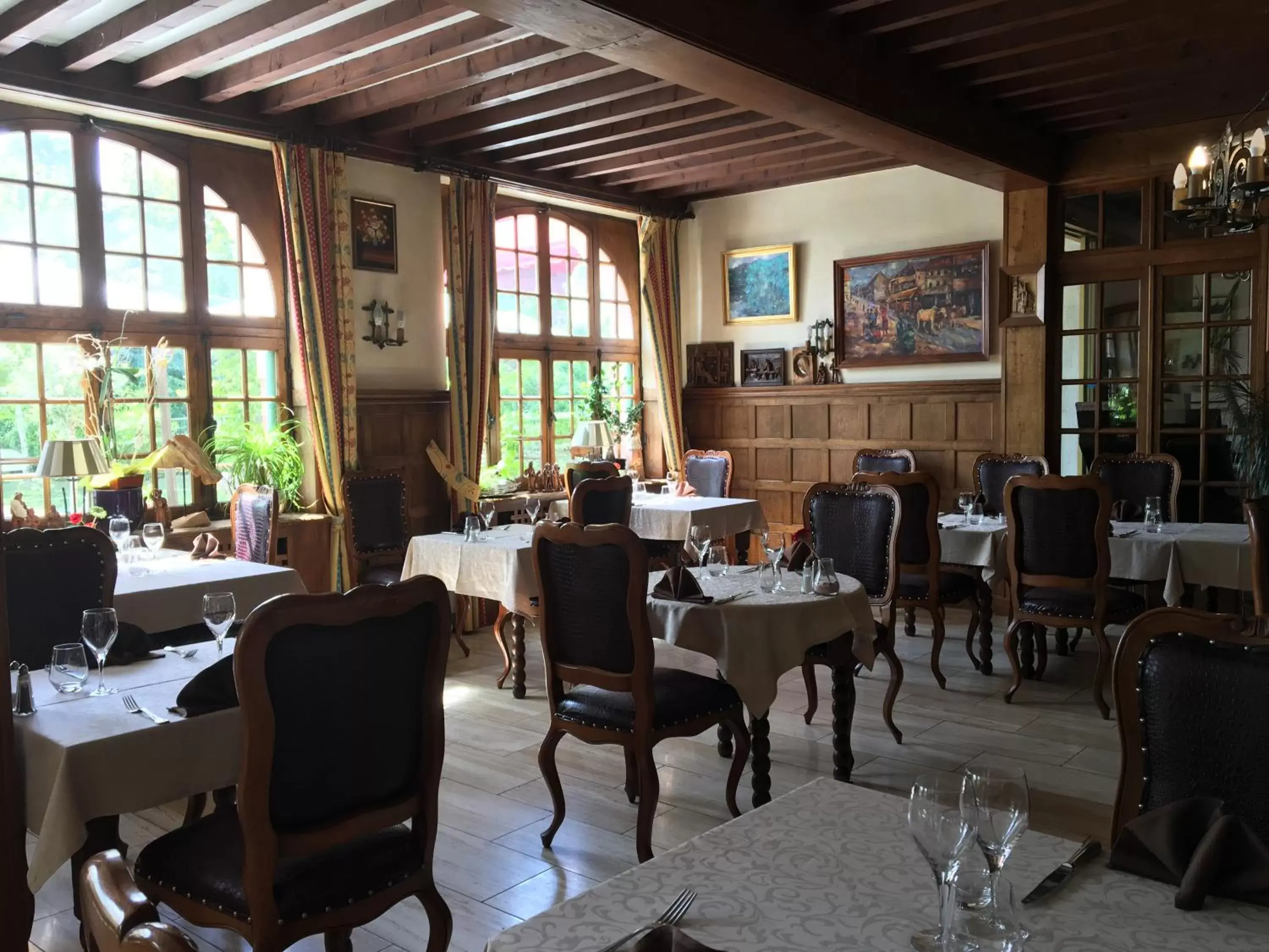 Restaurant/Places to Eat in Hôtel Le Sauvage