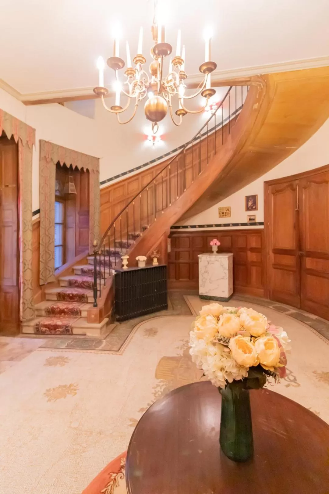 Property building, Lobby/Reception in Chateau du Hallay