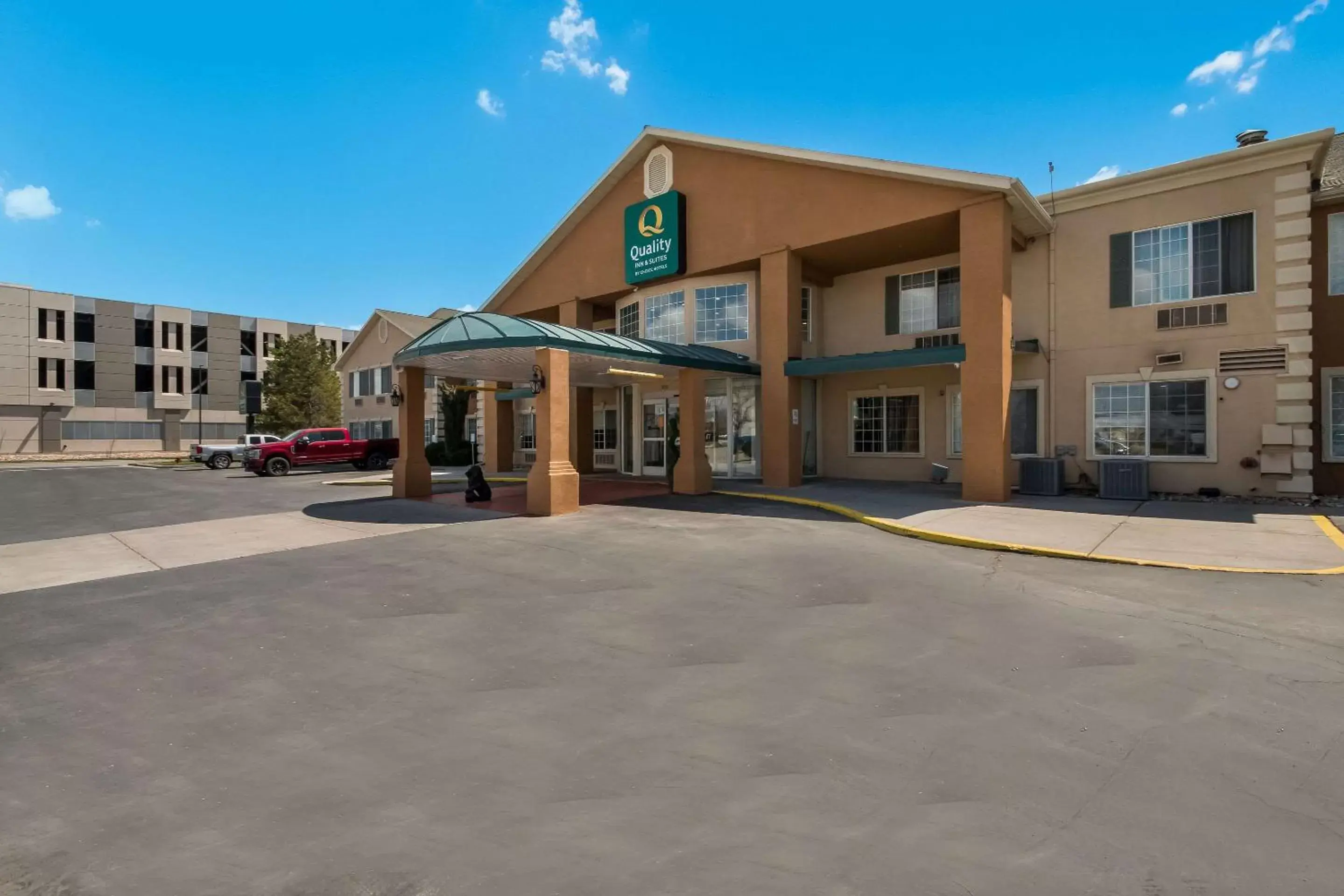Property Building in Quality Inn & Suites Airport West Salt Lake City