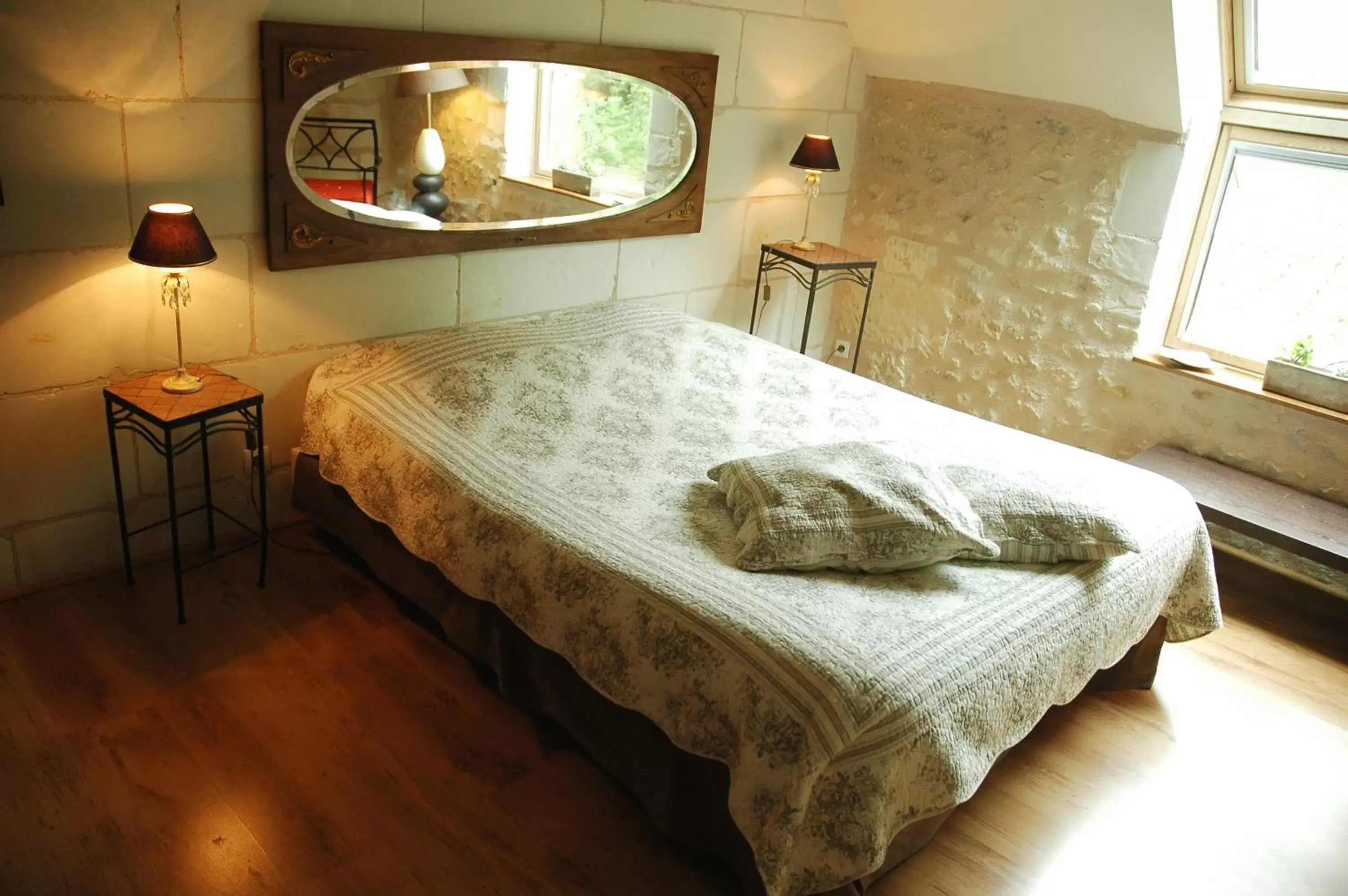 Bedroom, Bed in Les Pierres D'aurèle Chambres d'Hôtes