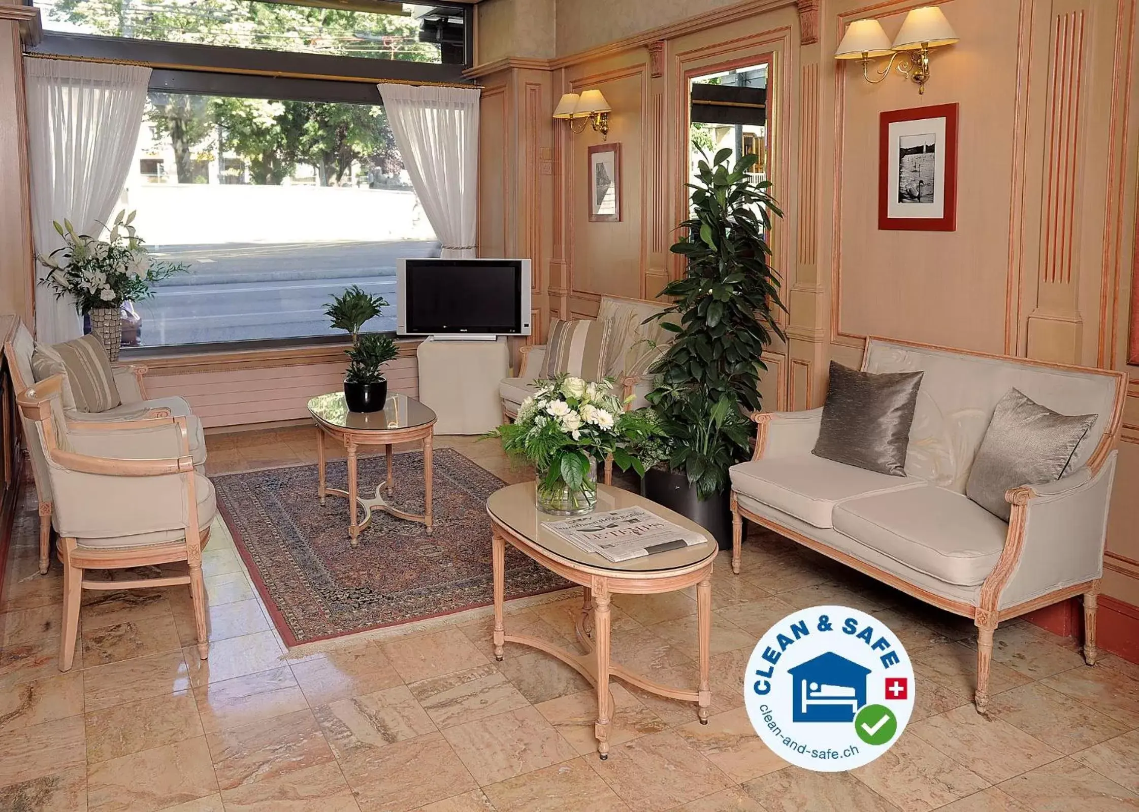 Lobby or reception in Hôtel Astoria Lobby or reception in Hôtel Astoria