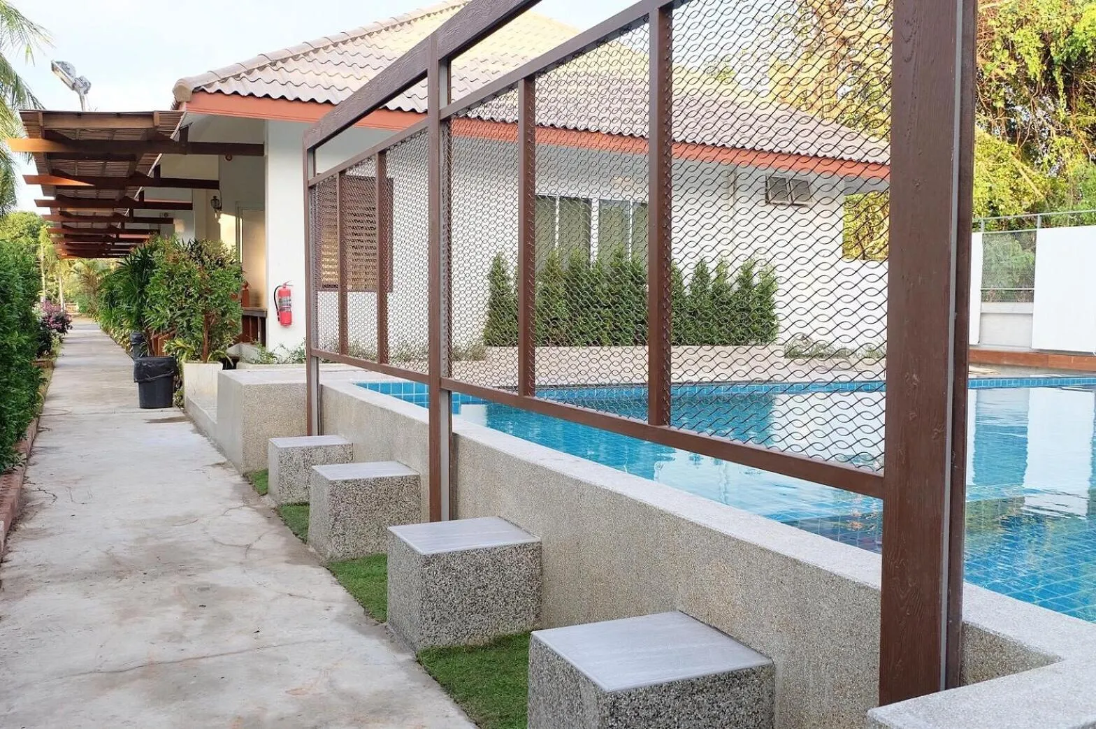 Swimming pool in Nisasiri Boutique Resort