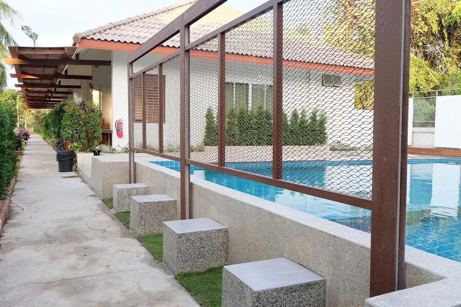 Swimming pool in Nisasiri Boutique Resort Swimming pool in Nisasiri Boutique Resort