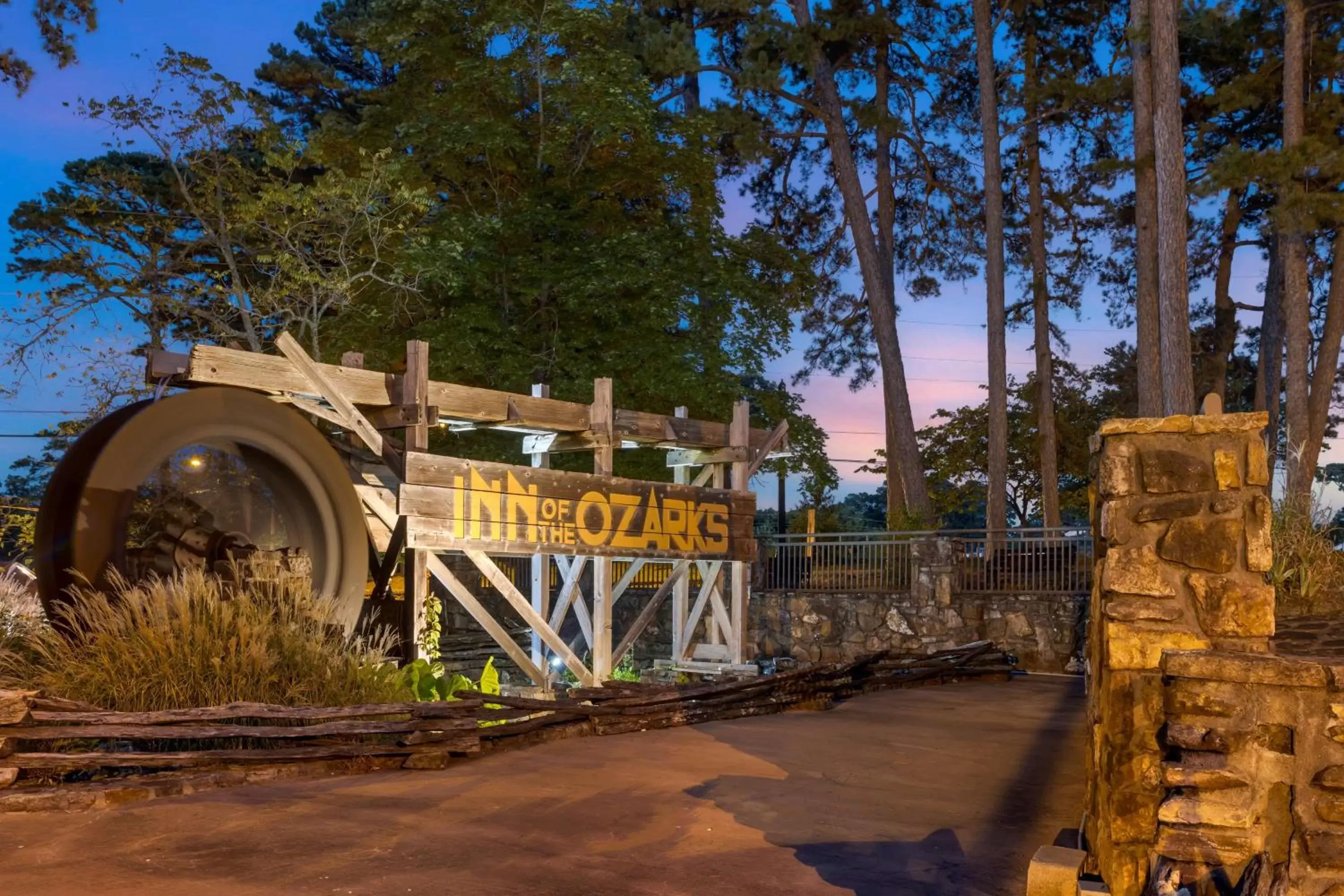 Property building in Best Western Inn of the Ozarks