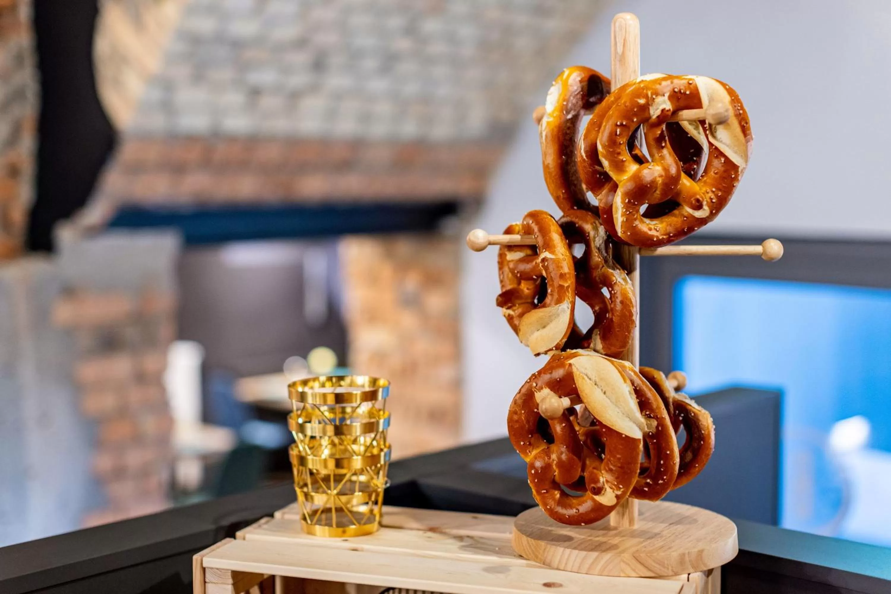 Buffet breakfast in BOLLWERK Lifestyle Hotel, automatisiertes Hotel mit Self Check In