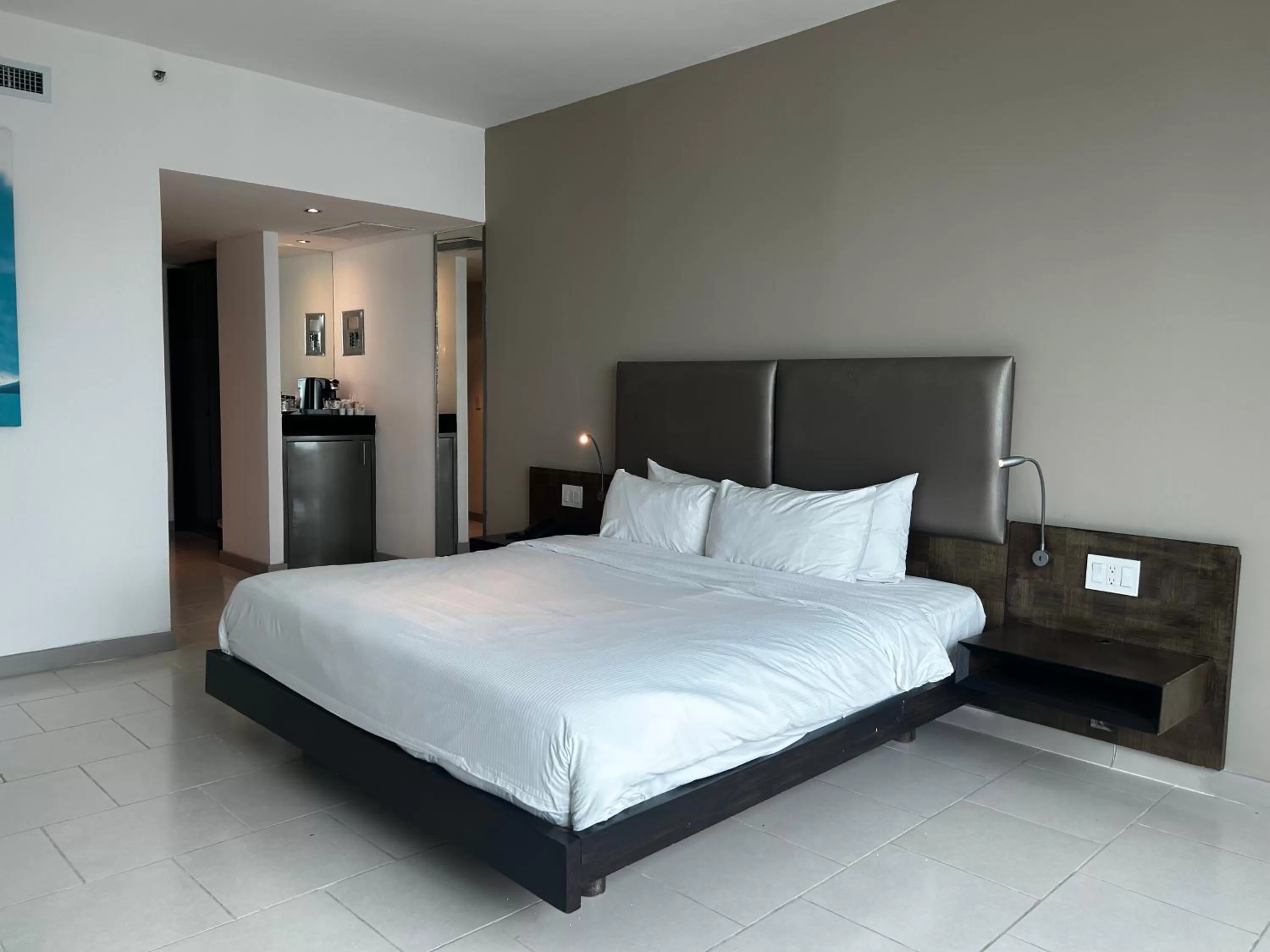 Executive Deluxe King with Executive Lounge Access in Decapolis Hotel Panama City