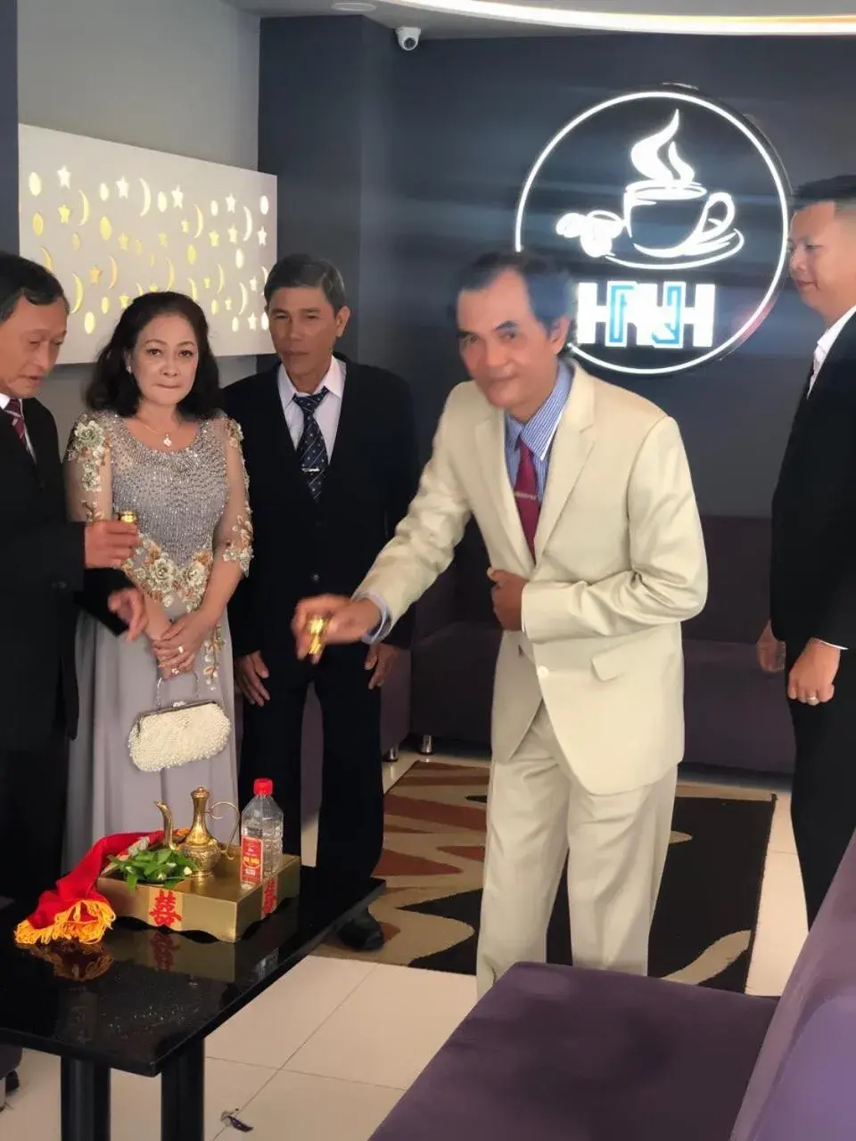 Seating area in Ha Noi Hotel near Tan Son Nhat International Airport