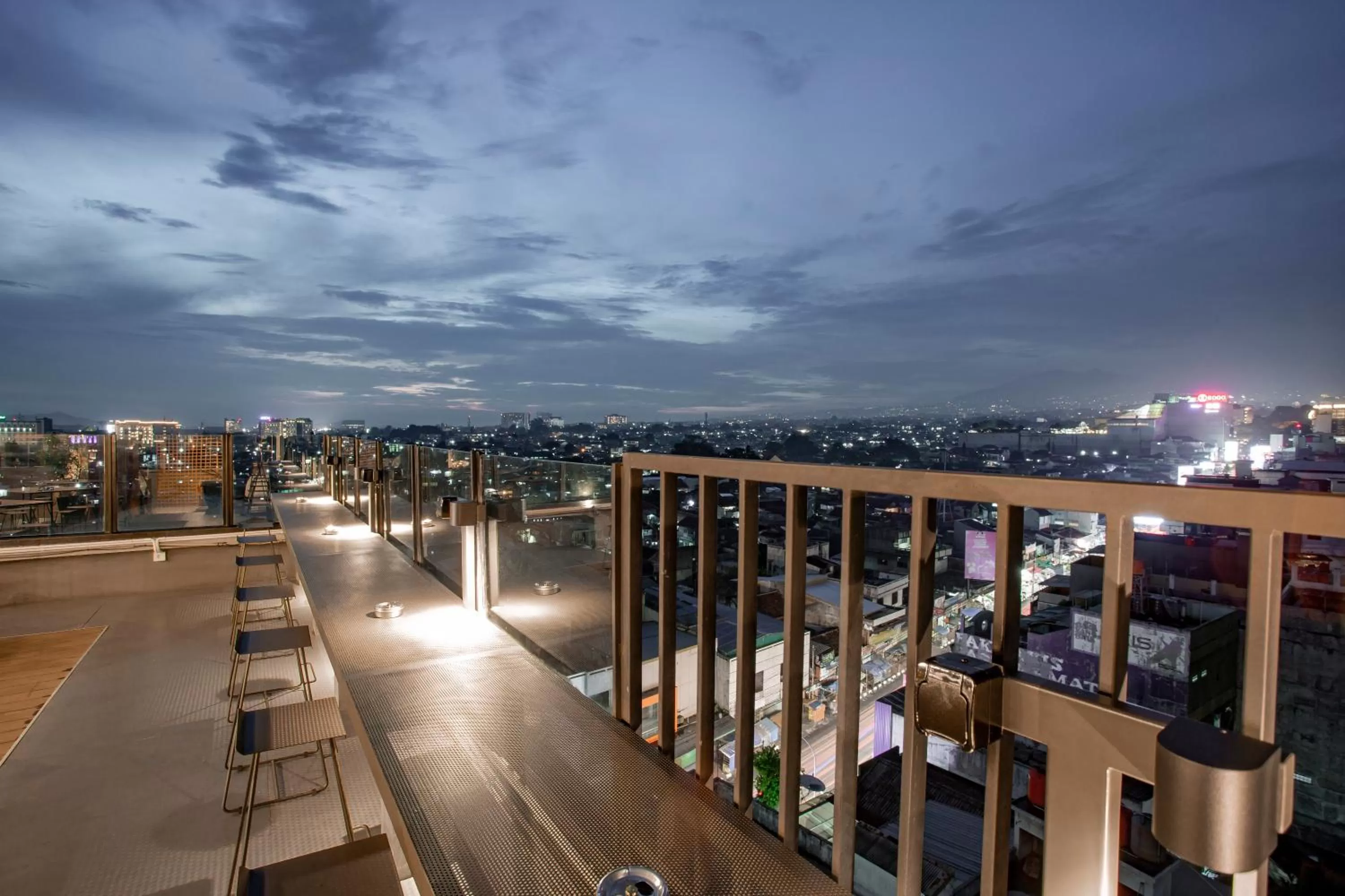Lounge or bar in Zest Sukajadi Bandung by Swiss-Belhotel International