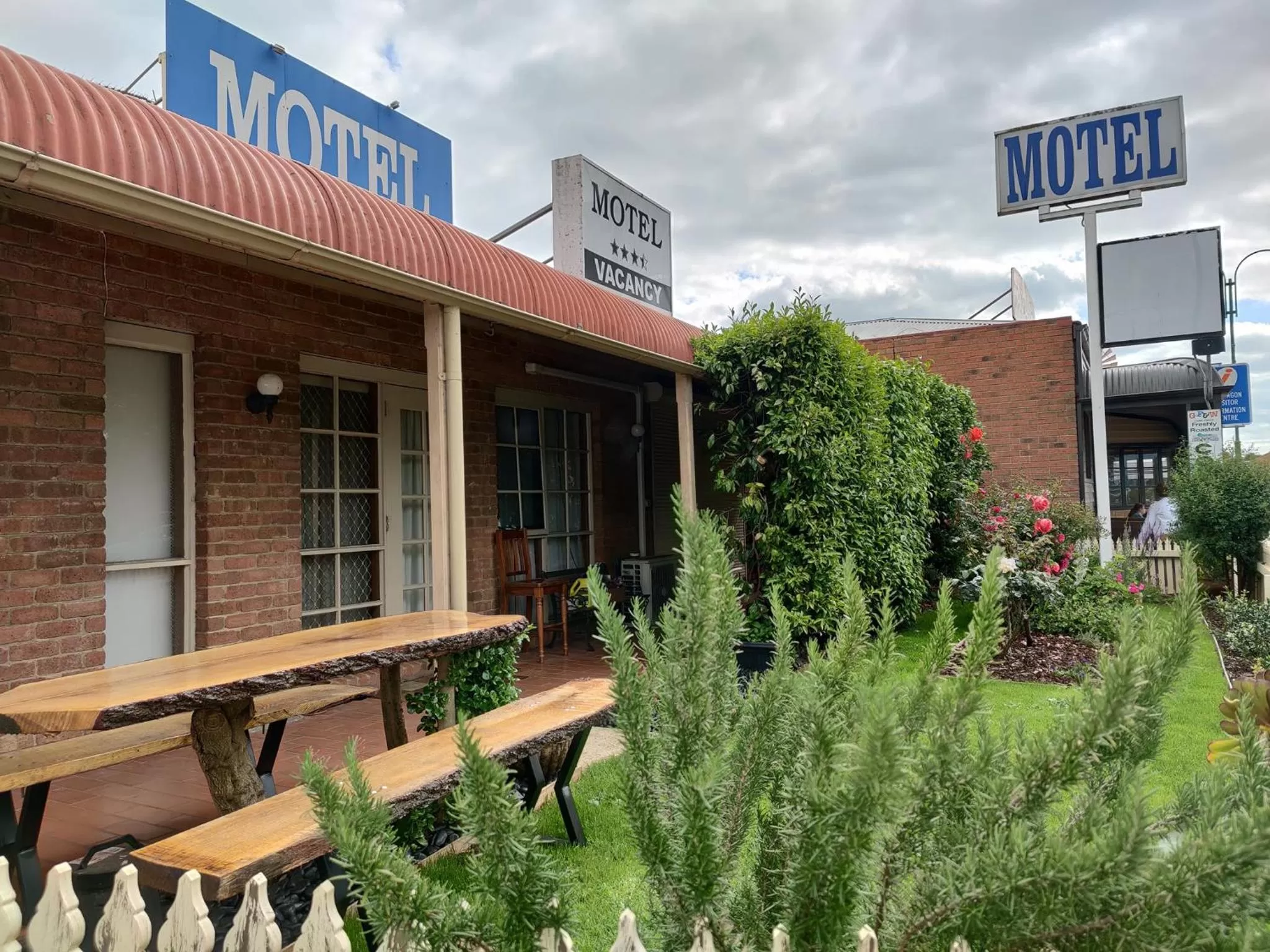 Property building in Yarragon Motel