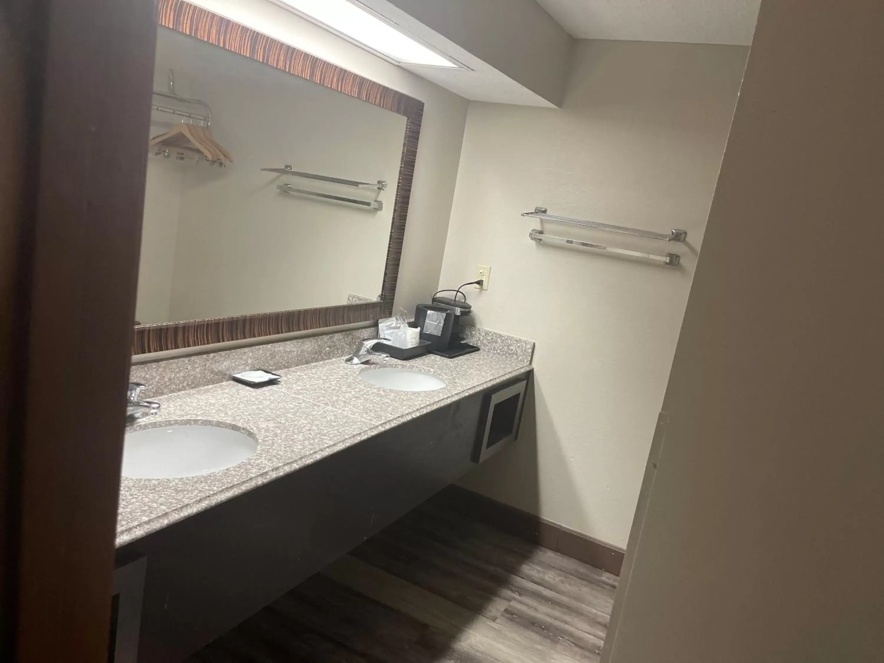 Bathroom in Royal Inn & Suites