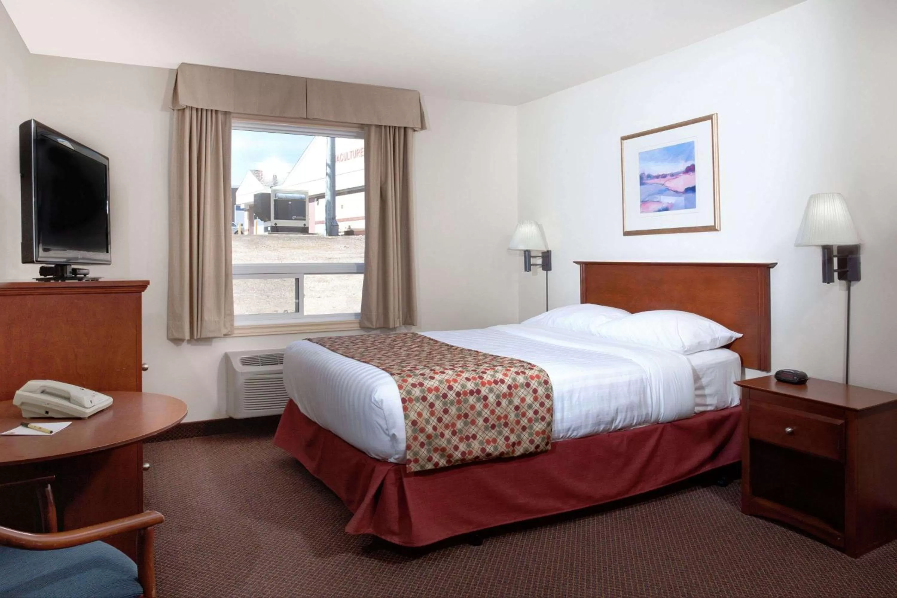 Photo of the whole room, Bed in Super 8 by Wyndham Caraquet