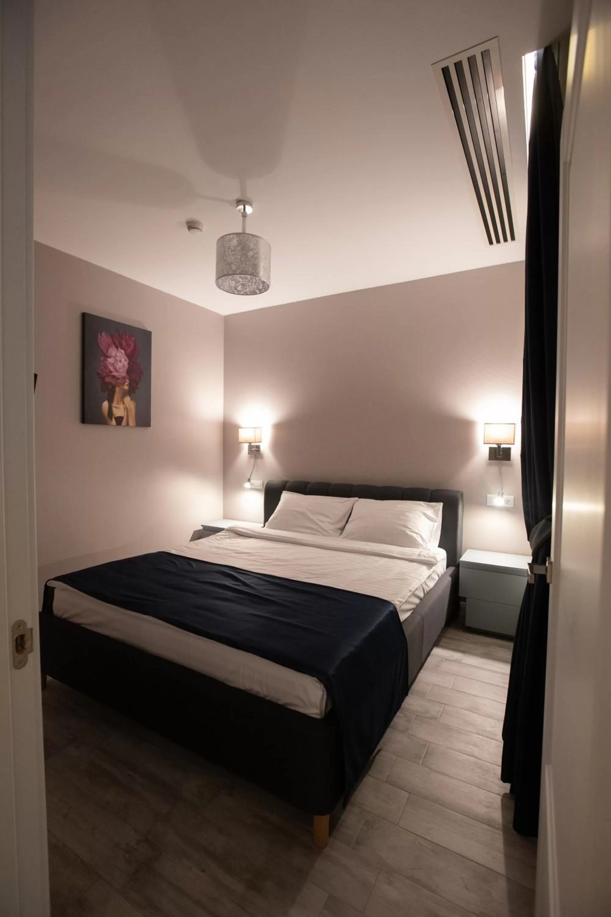 Bedroom, Bed in Omnia Apartments