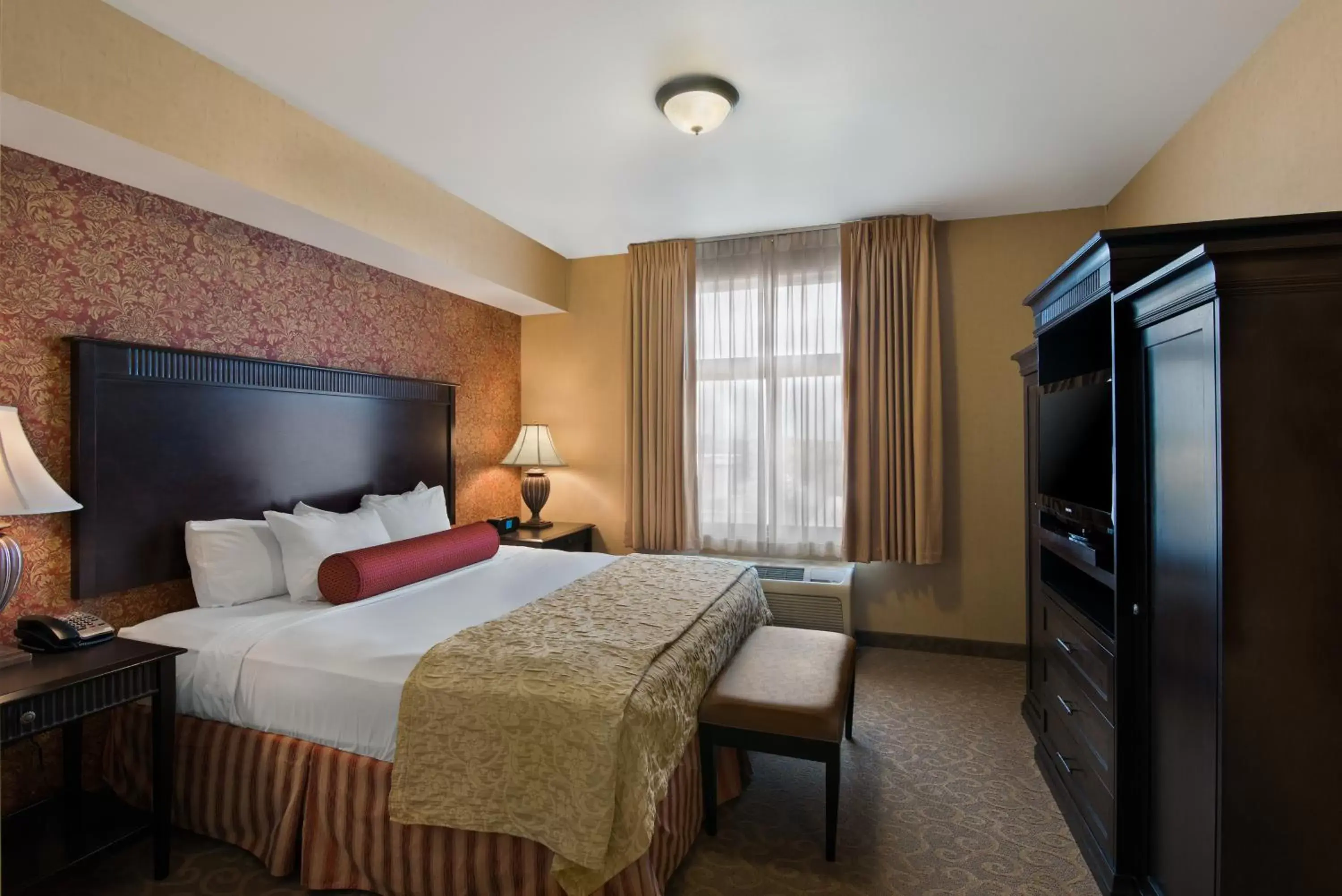 Bedroom, Room Photo in Oxford Suites Boise